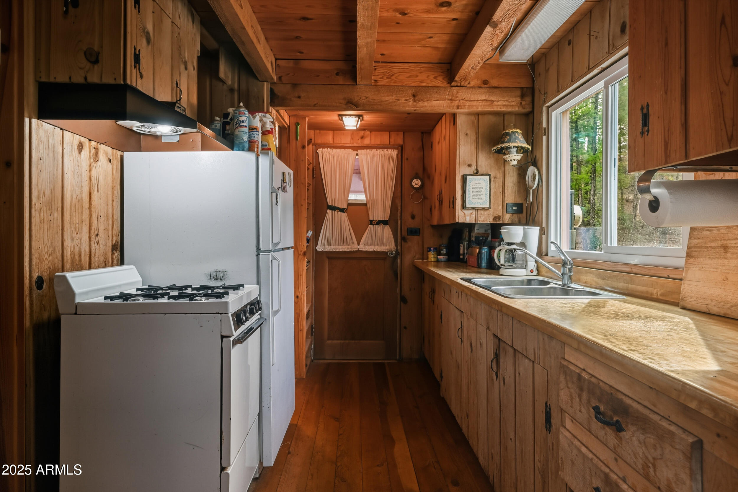 SEE CANYON HOMES - Residential