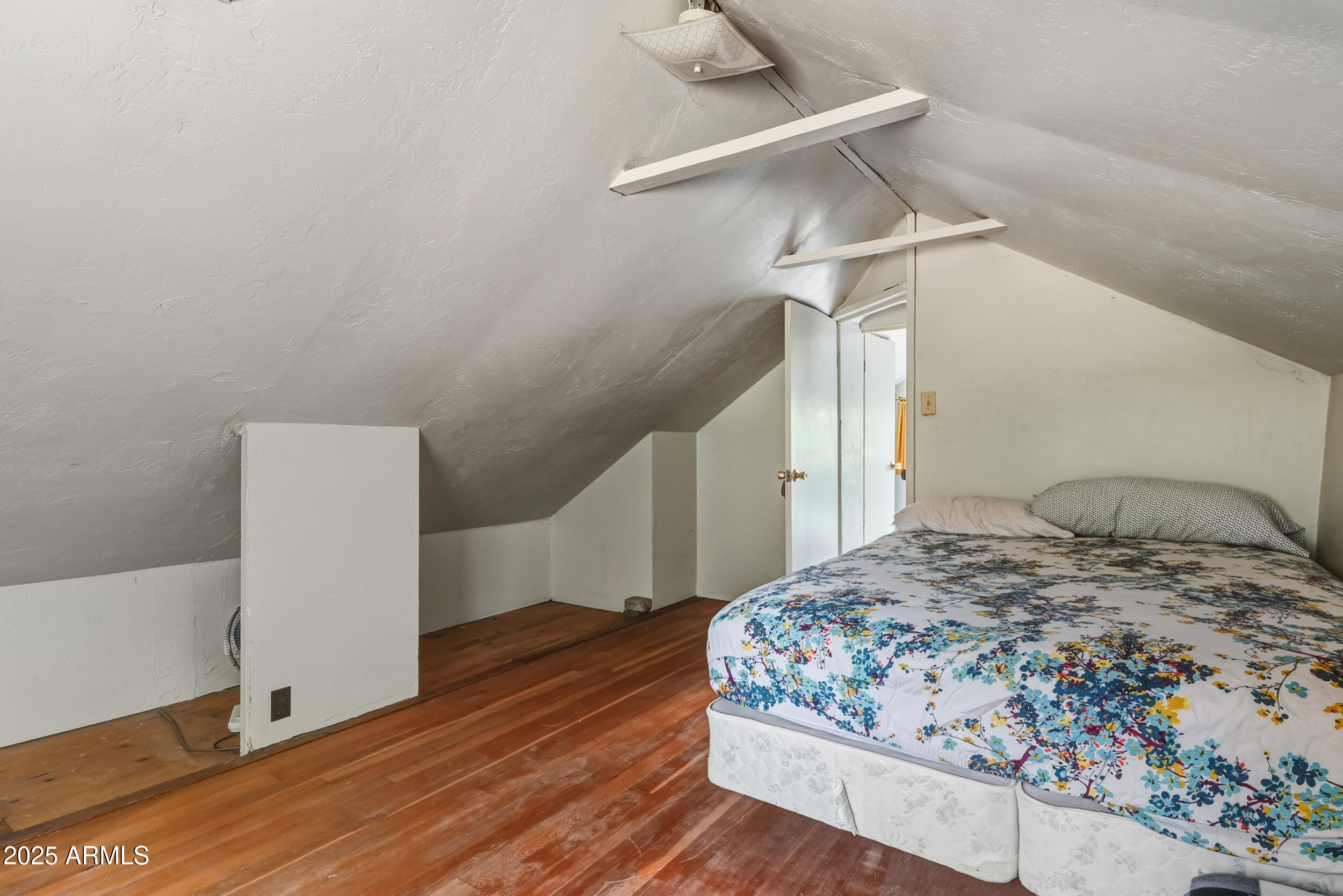 SEE CANYON HOMES - Residential