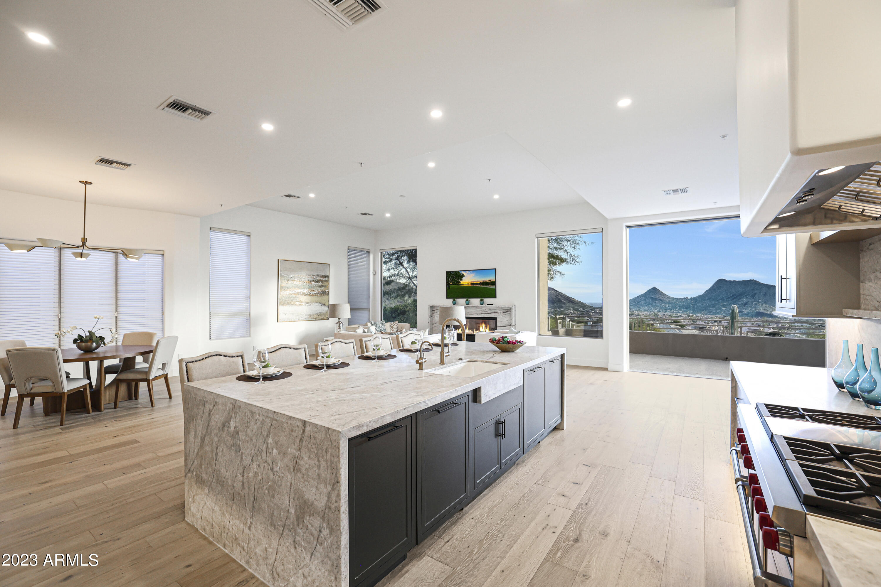 SCOTTSDALE MOUNTAIN - Residential