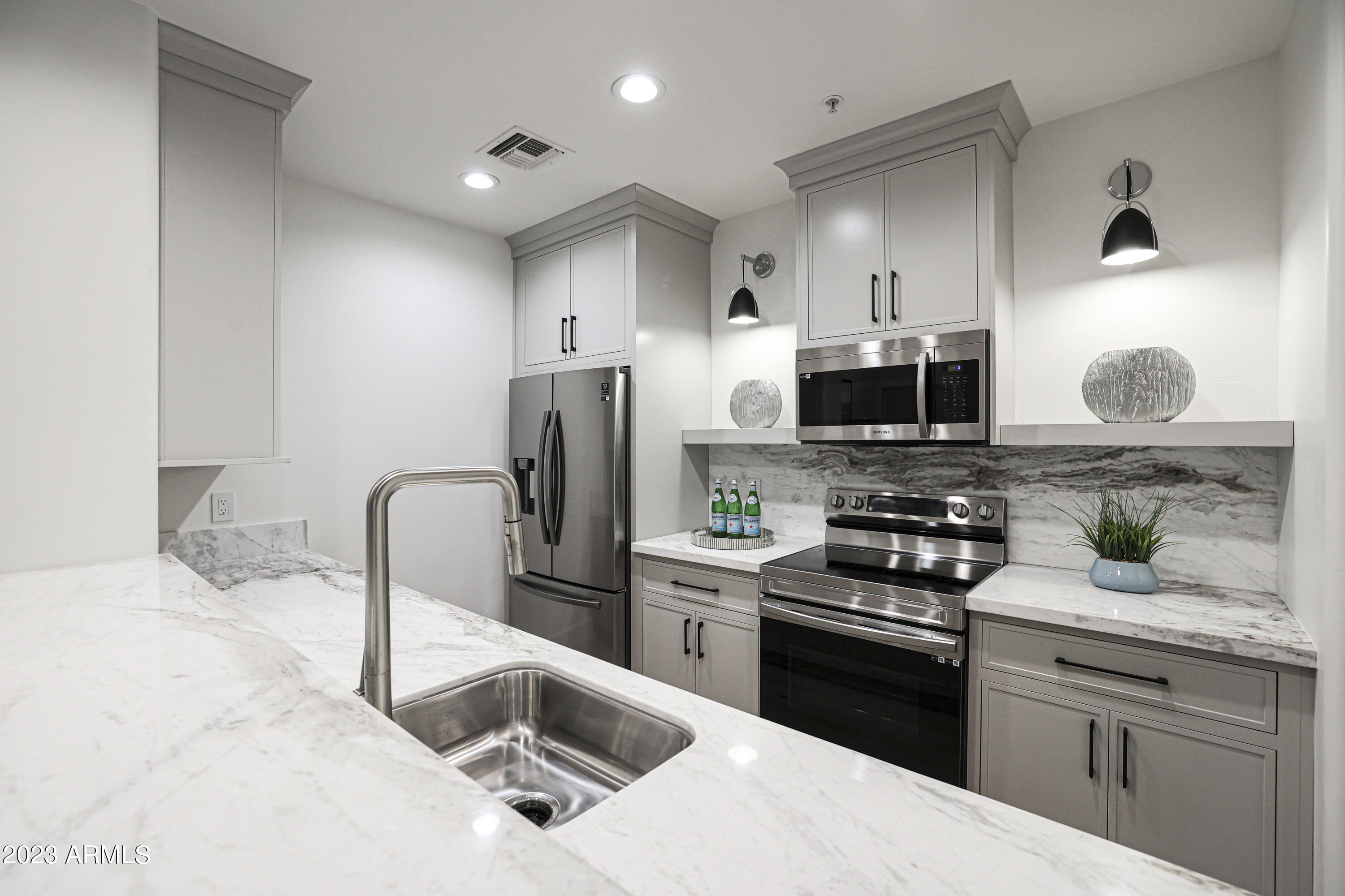 SCOTTSDALE MOUNTAIN - Residential