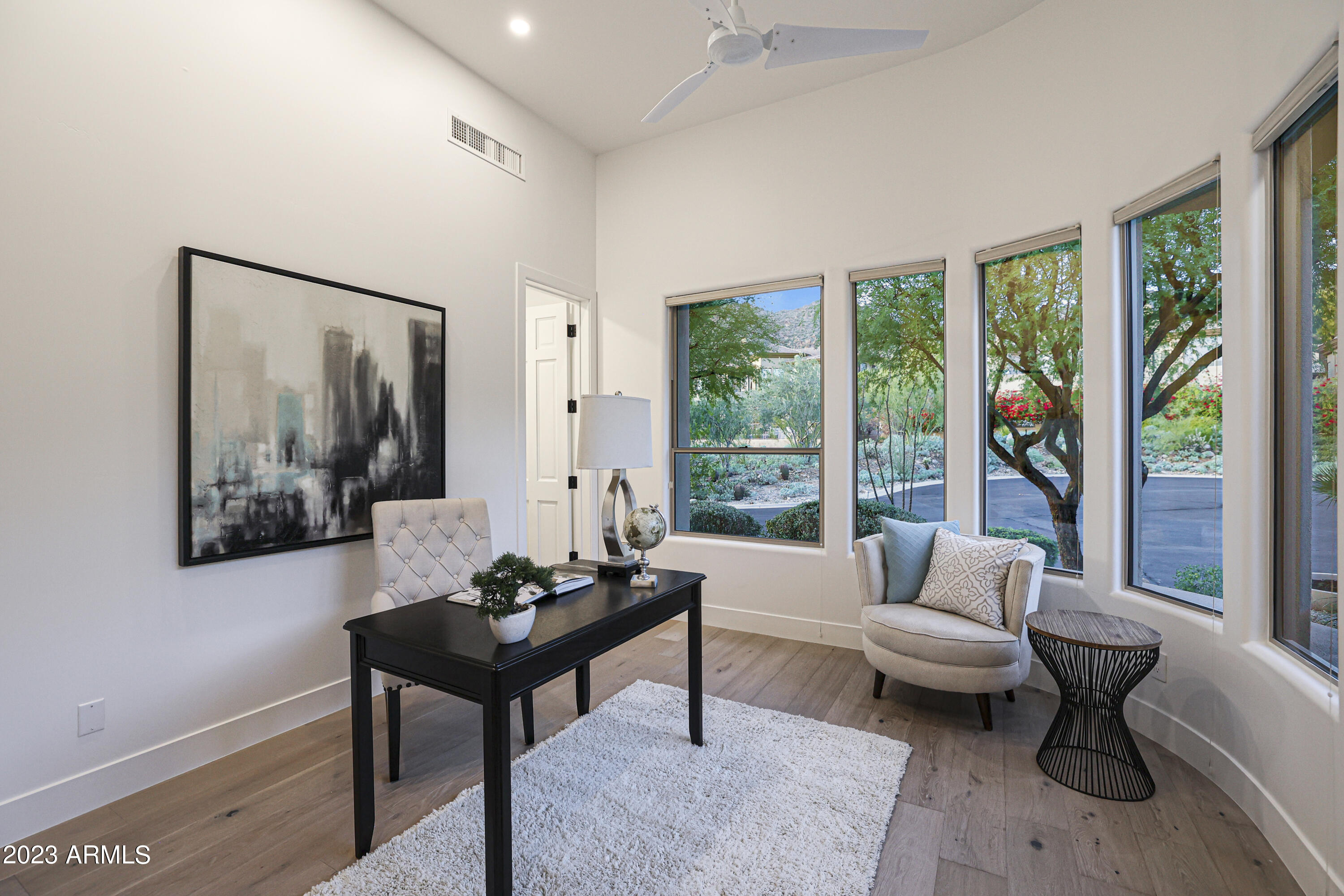 SCOTTSDALE MOUNTAIN - Residential