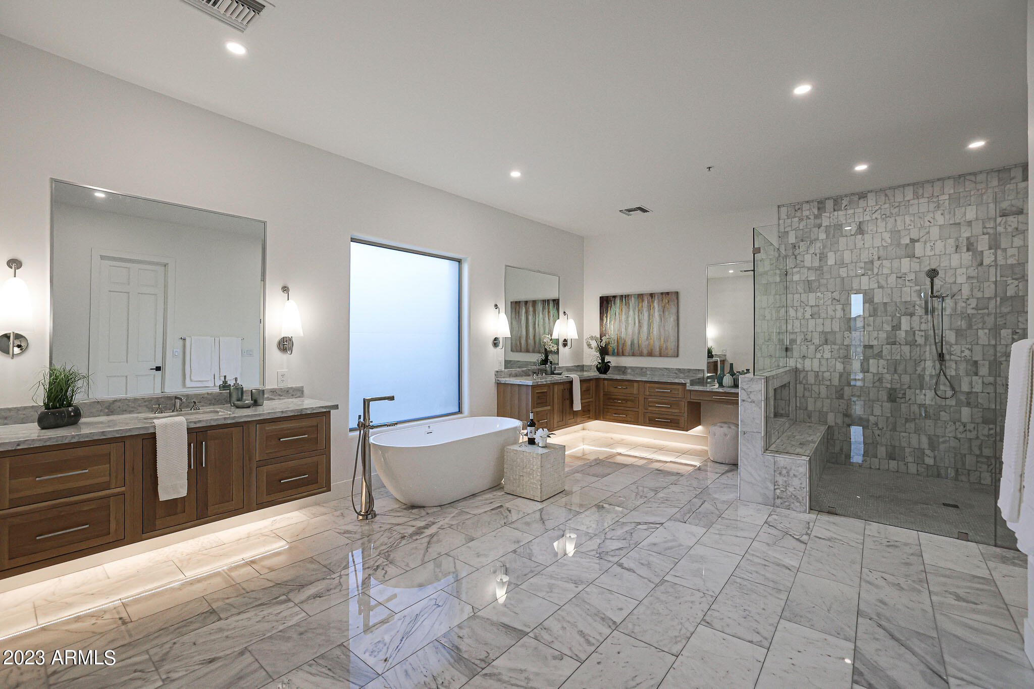 SCOTTSDALE MOUNTAIN - Residential