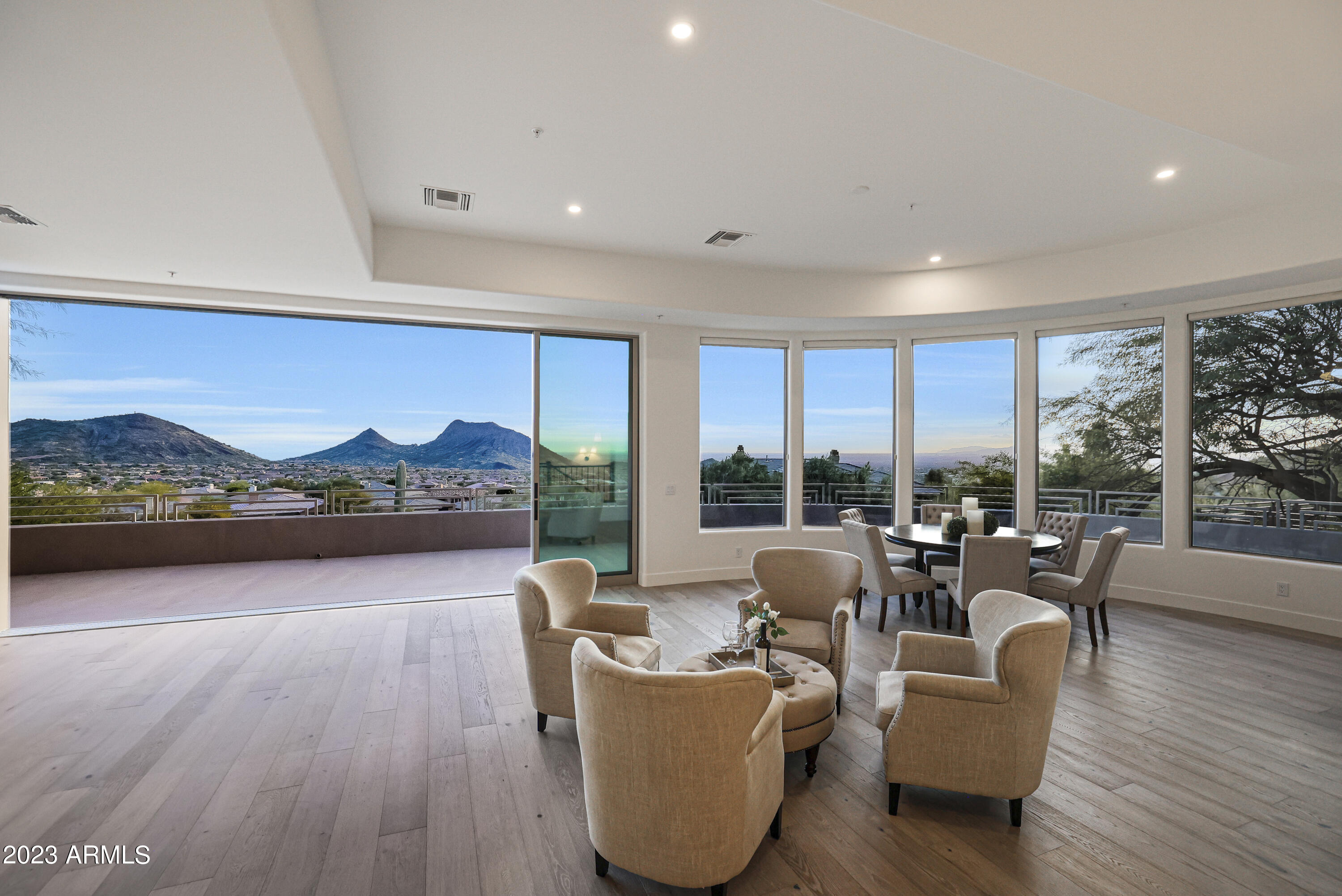 SCOTTSDALE MOUNTAIN - Residential