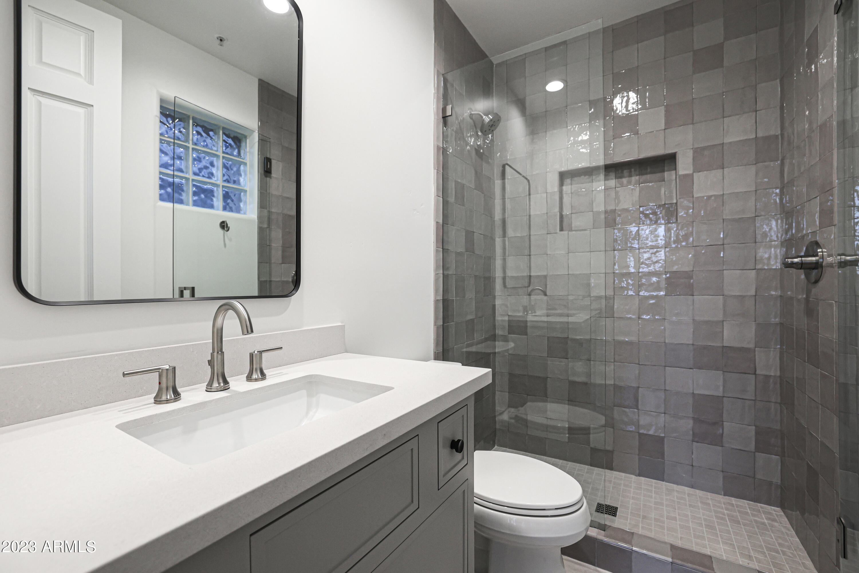SCOTTSDALE MOUNTAIN - Residential