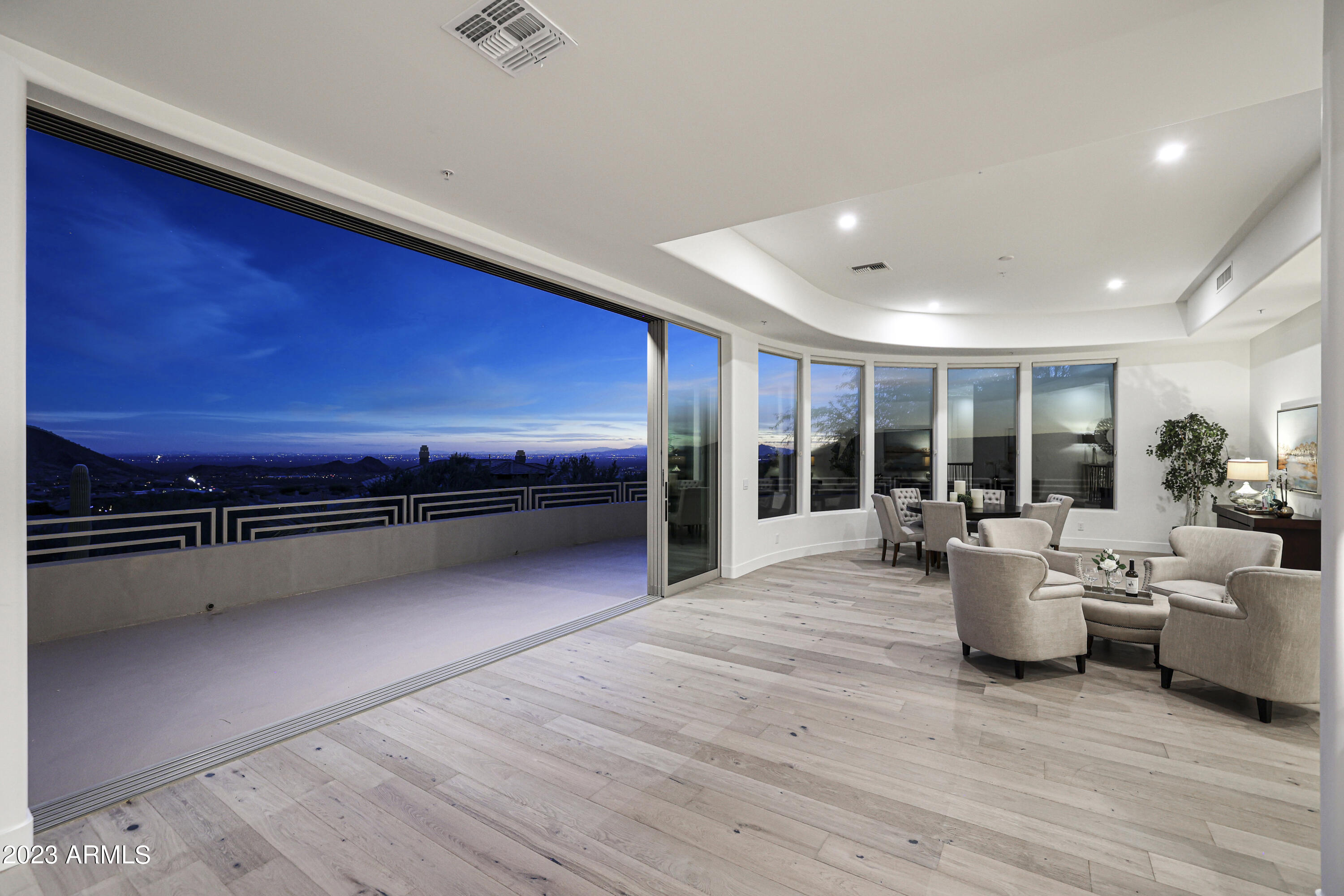SCOTTSDALE MOUNTAIN - Residential