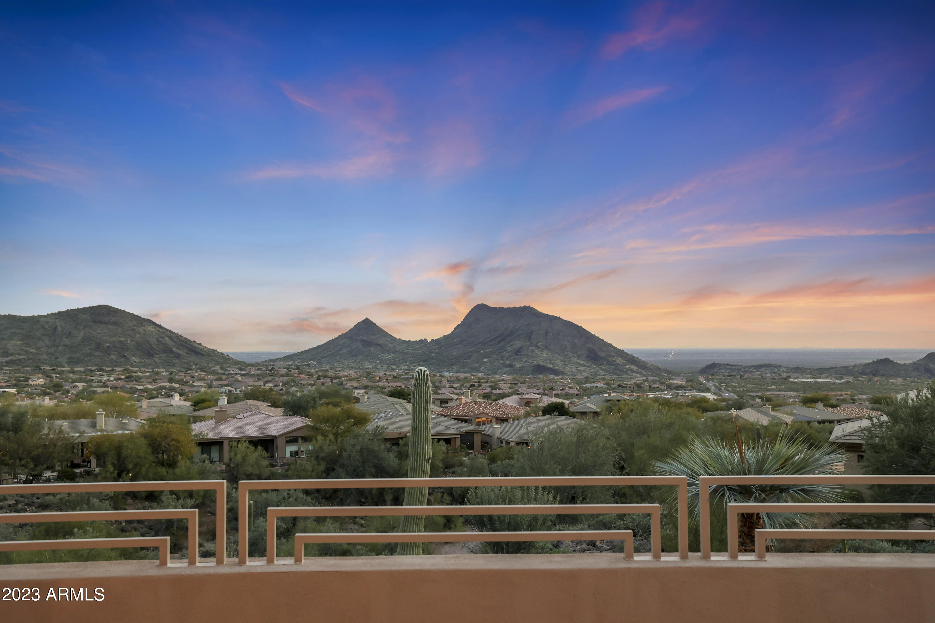 SCOTTSDALE MOUNTAIN - Residential