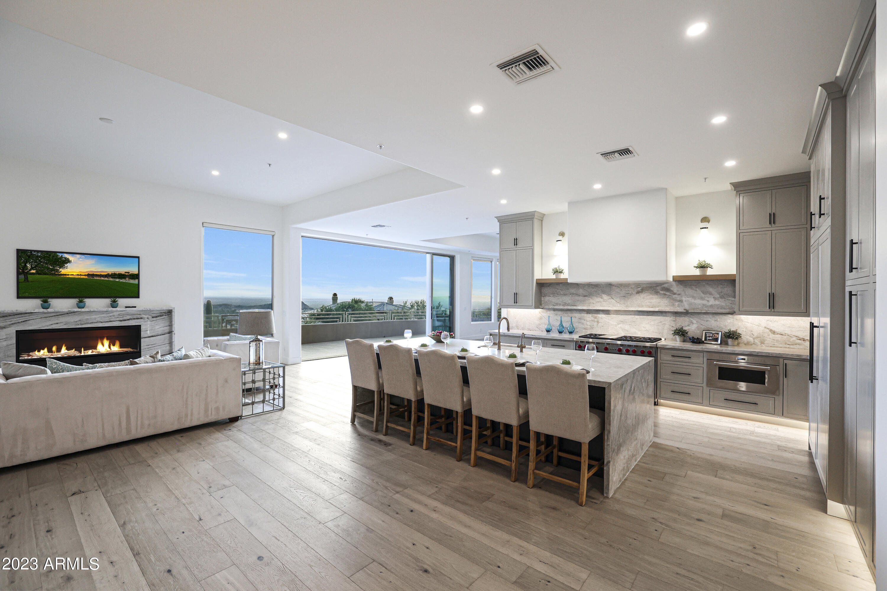 SCOTTSDALE MOUNTAIN - Residential