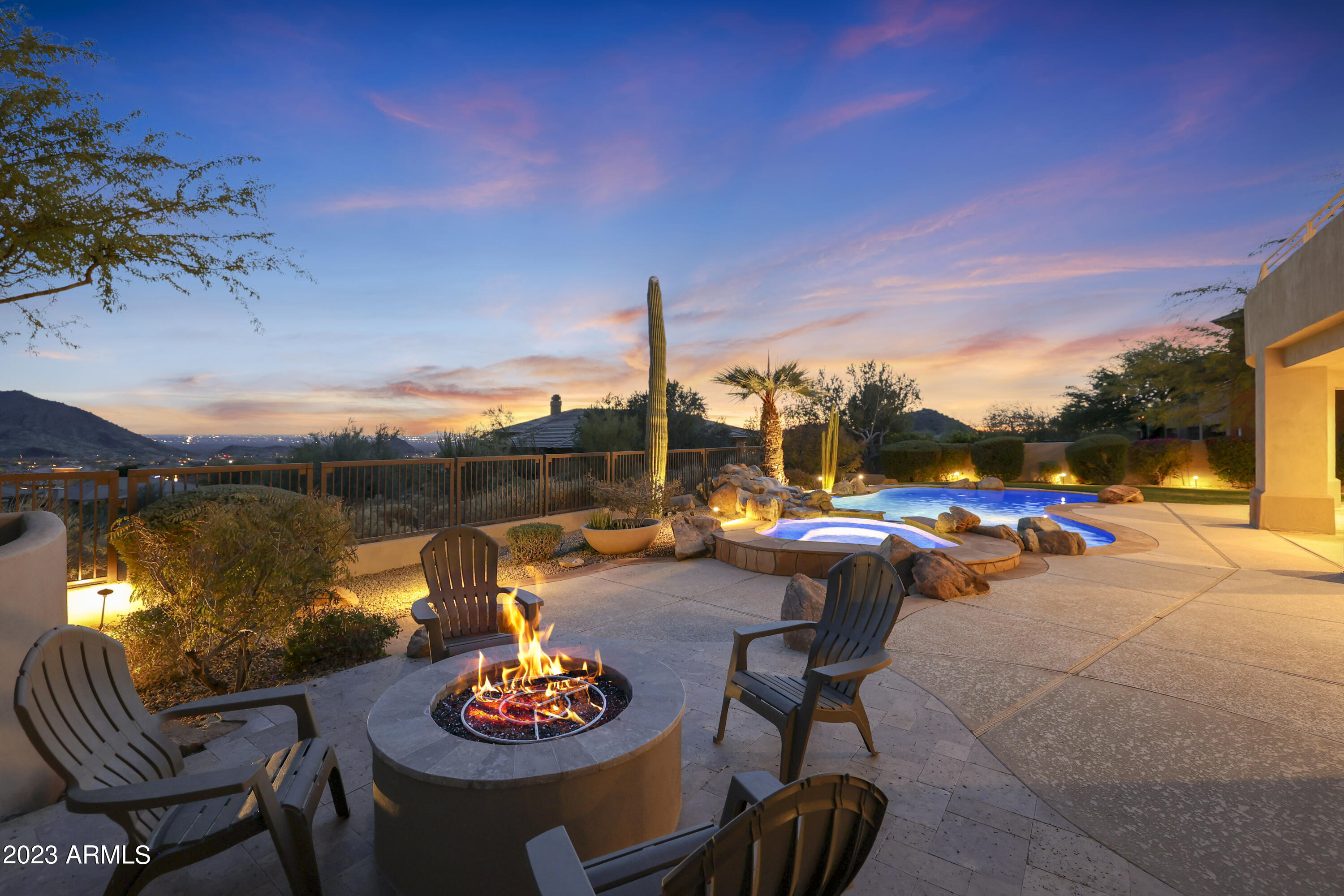 SCOTTSDALE MOUNTAIN - Residential