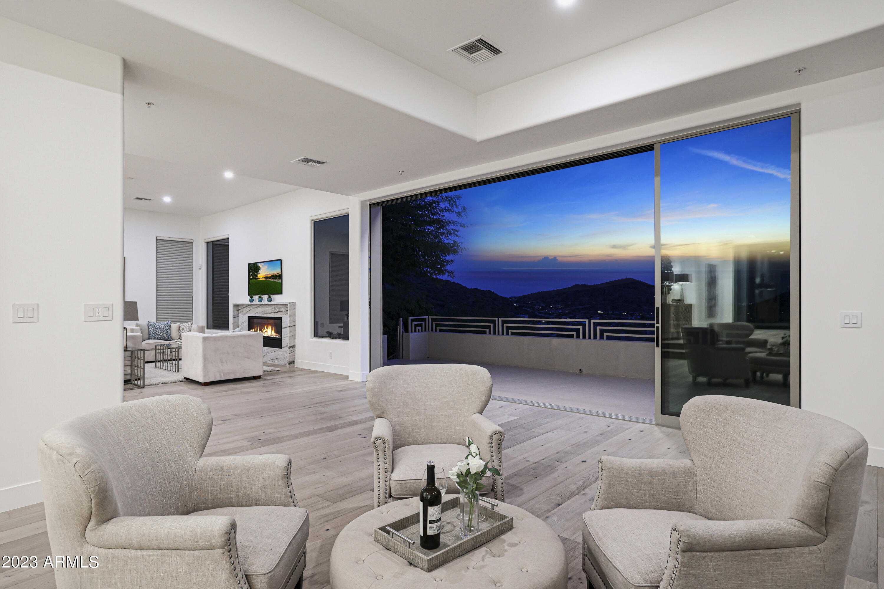 SCOTTSDALE MOUNTAIN - Residential