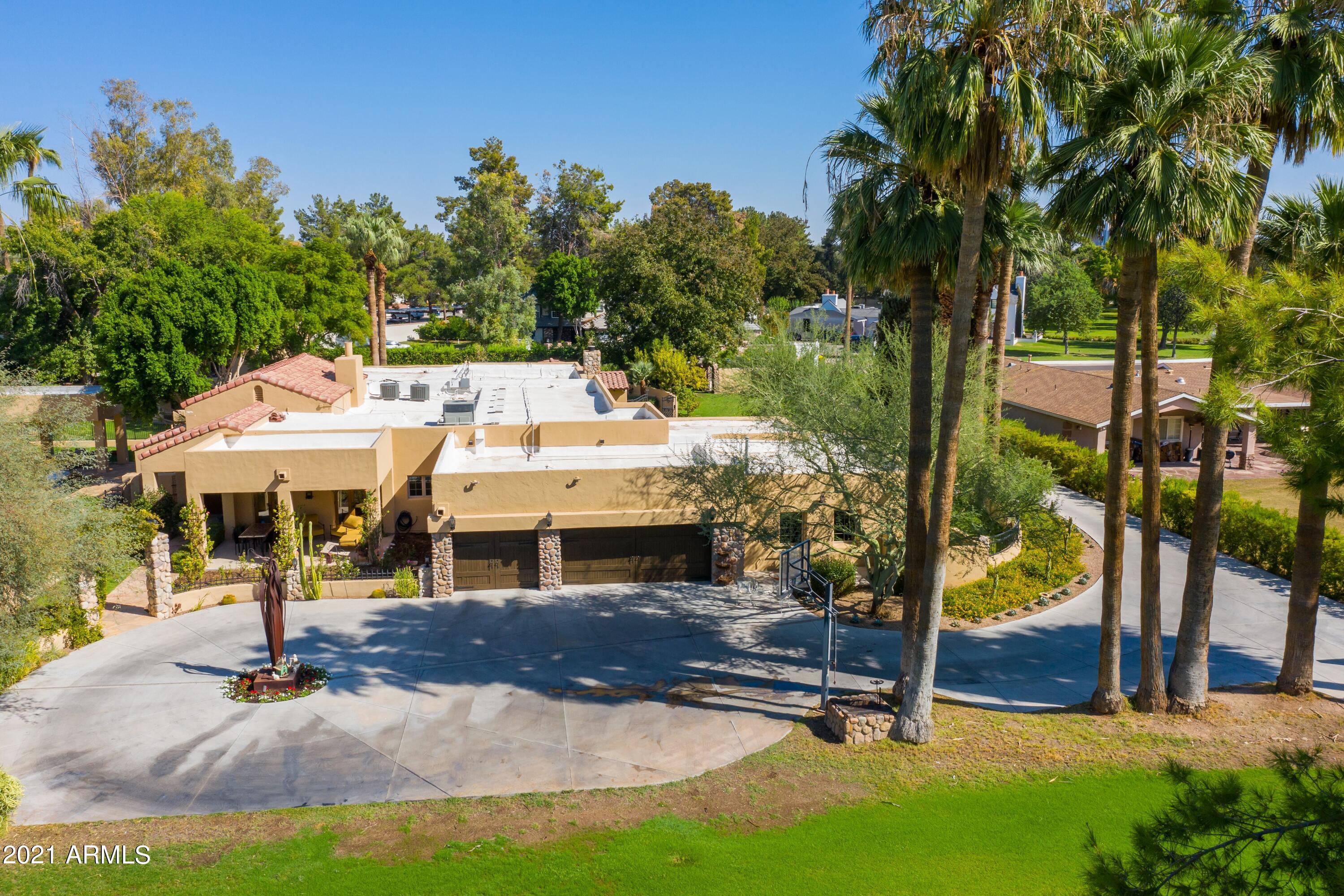 Country Club Manor - Residential