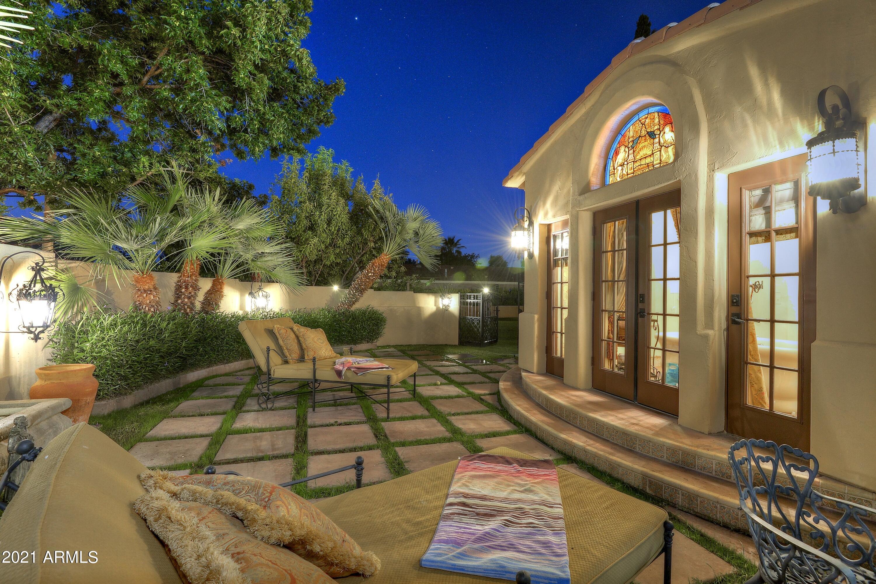 Country Club Manor - Residential