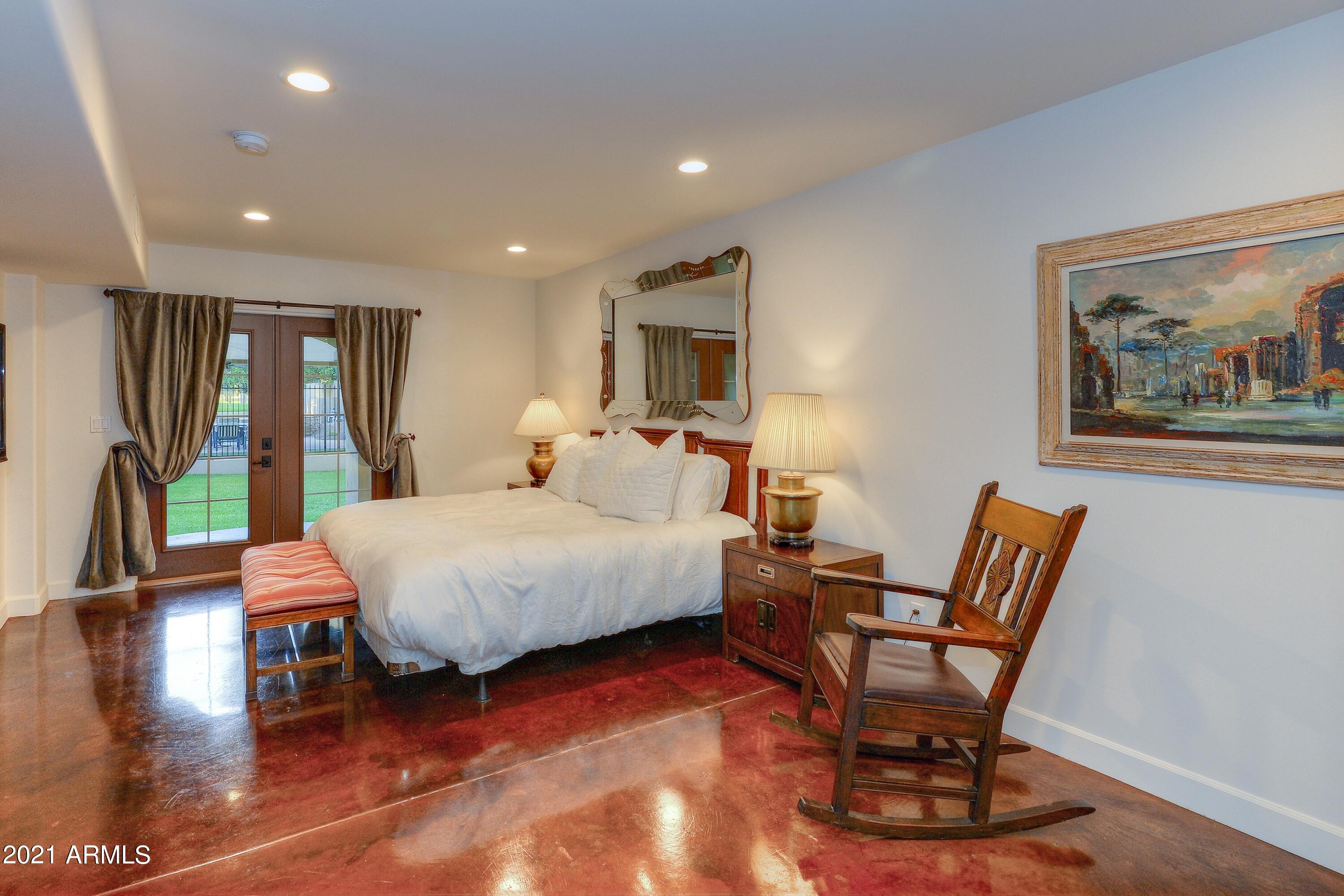 Country Club Manor - Residential