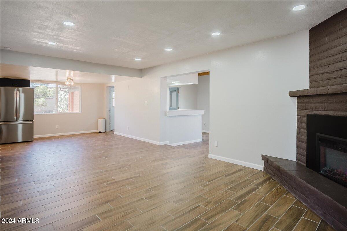 TOWN & COUNTRY ESTATES - Residential