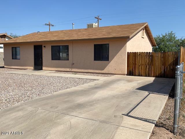 Just the cutest house ever 3 bedrooms split floor plan,2 Bathroom Open great room Lots of storage 
Ex large fenced yard. Metal shed