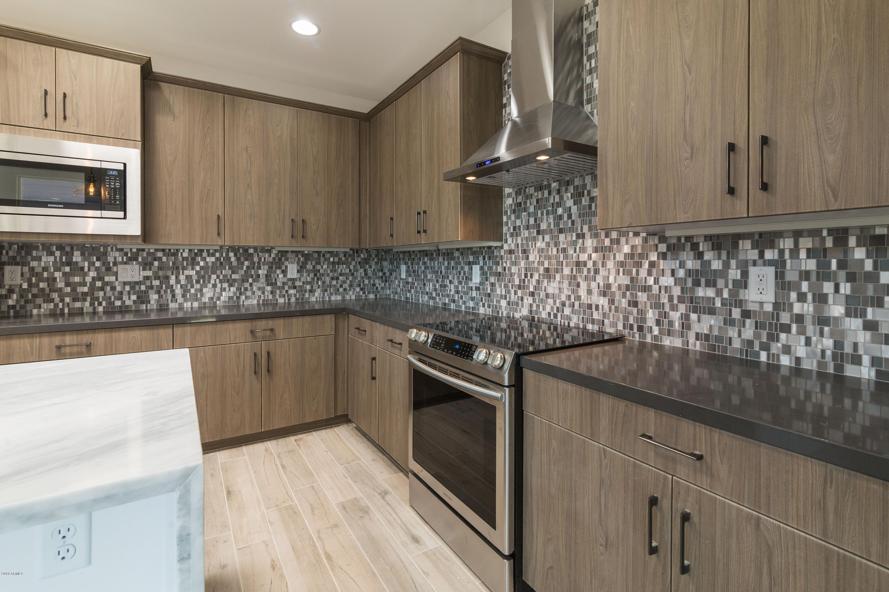 5TH STREET TOWNHOUSES - Residential Income