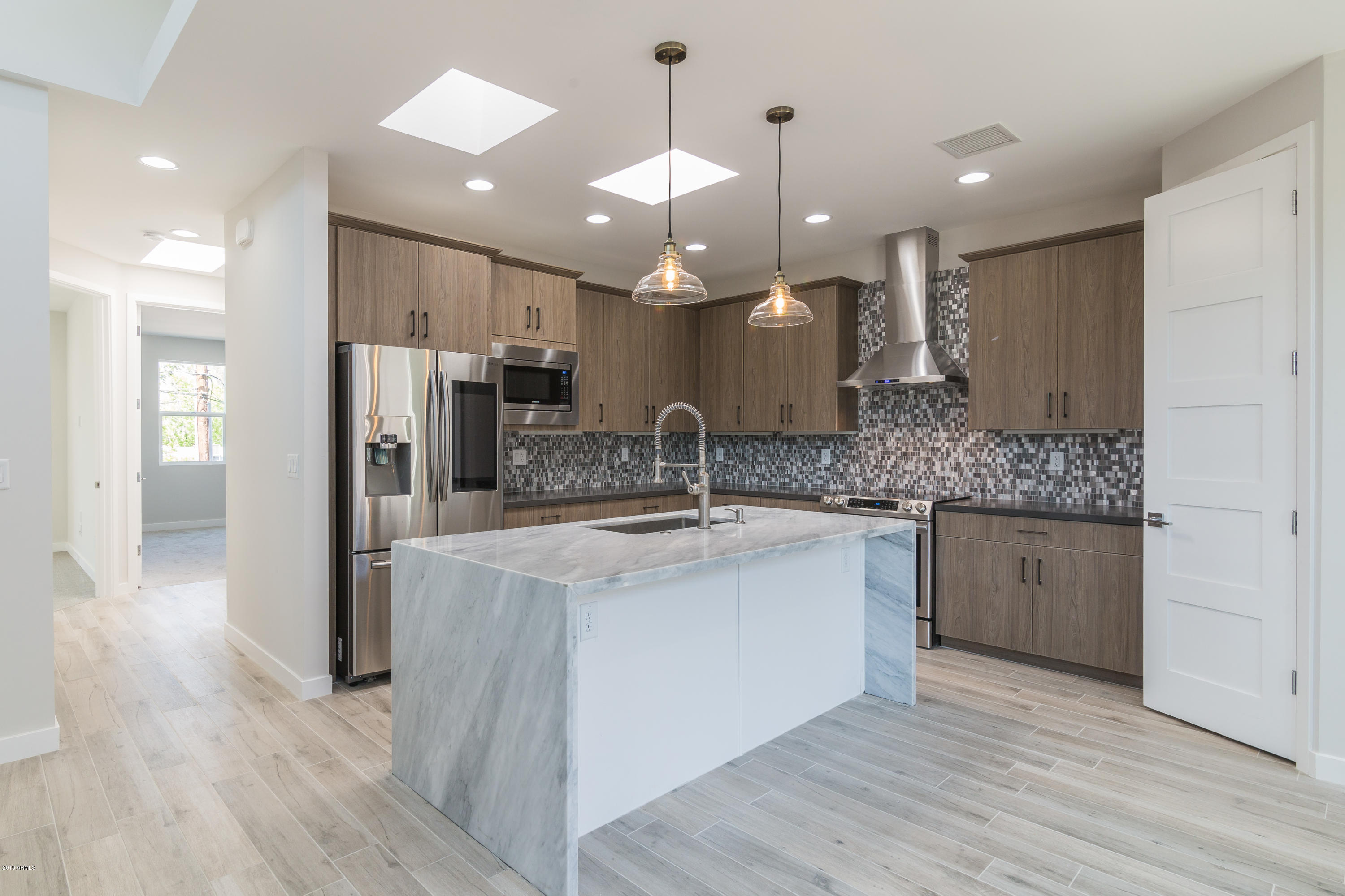 5TH STREET TOWNHOUSES - Residential Income