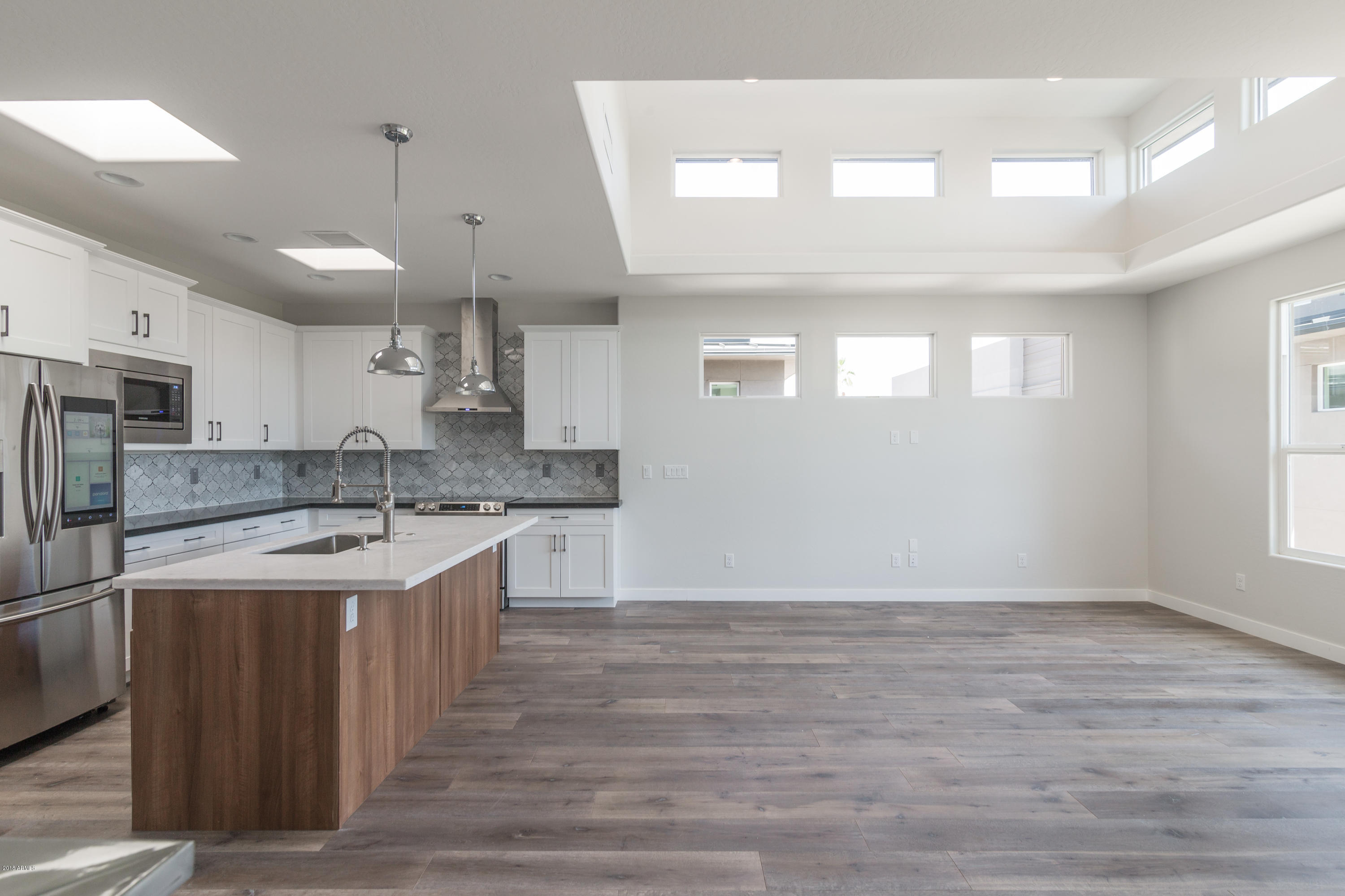 5TH STREET TOWNHOUSES - Residential Income