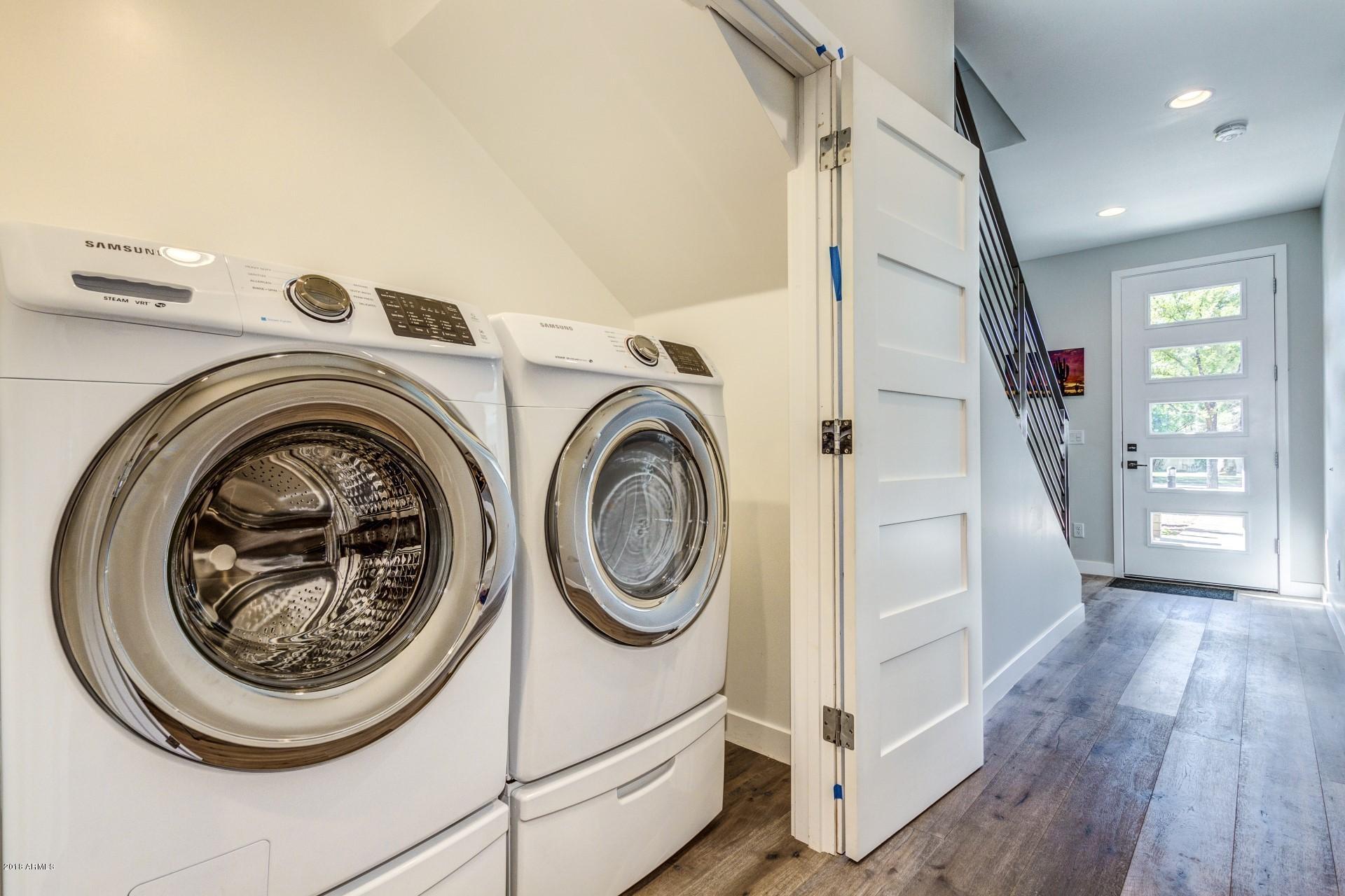5TH STREET TOWNHOUSES - Residential Income