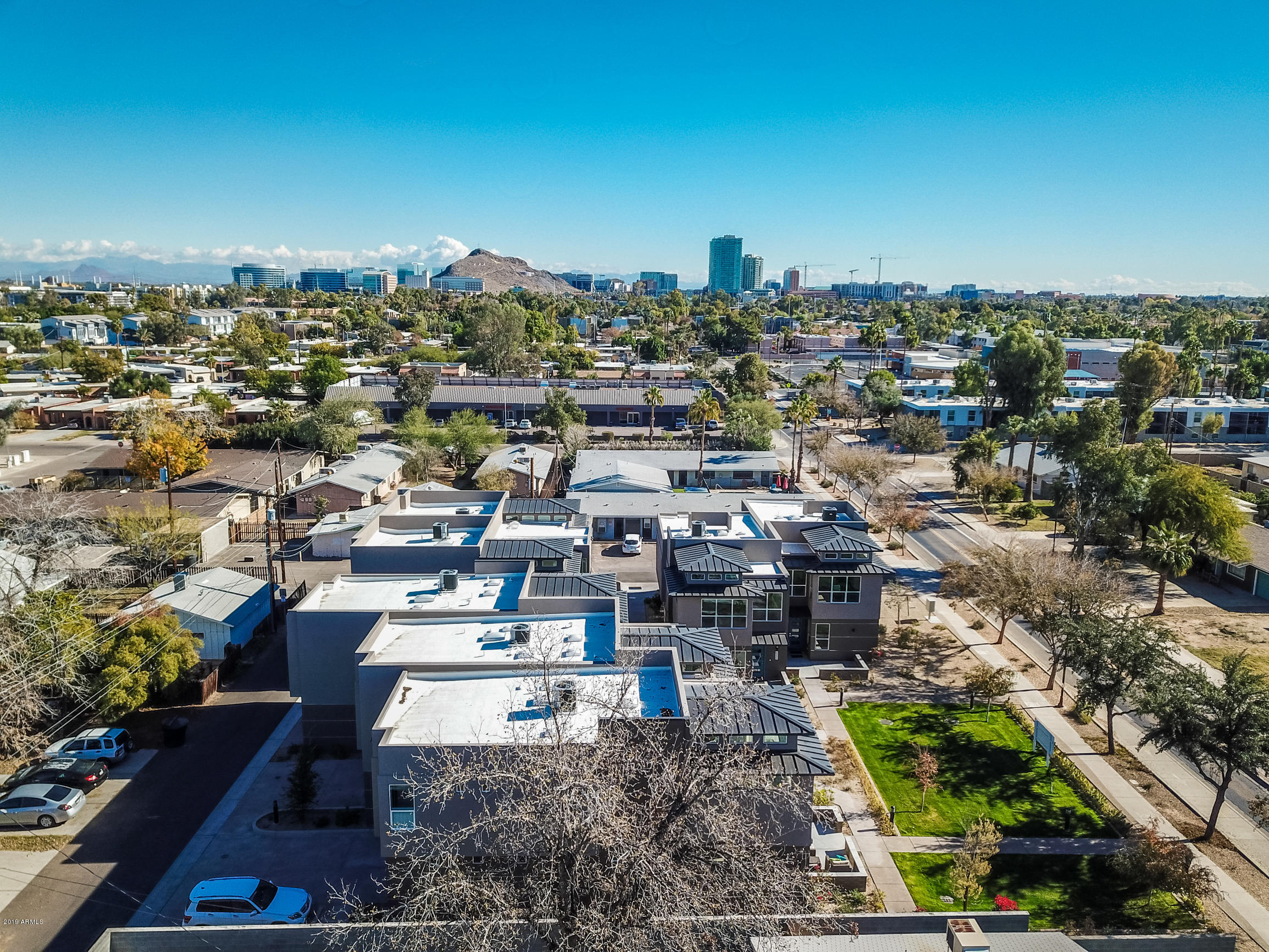5TH STREET TOWNHOUSES - Residential Income