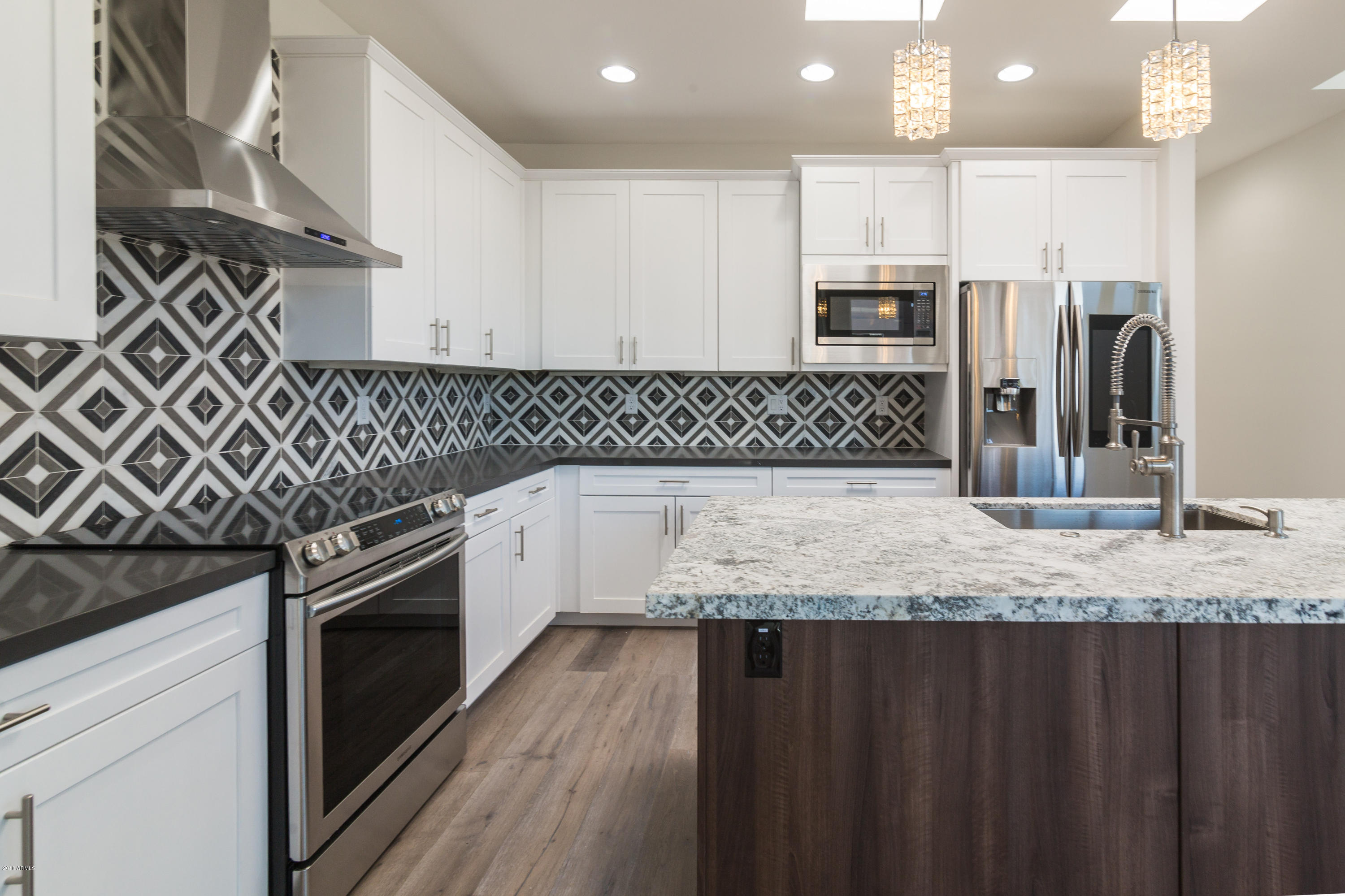 5TH STREET TOWNHOUSES - Residential Income