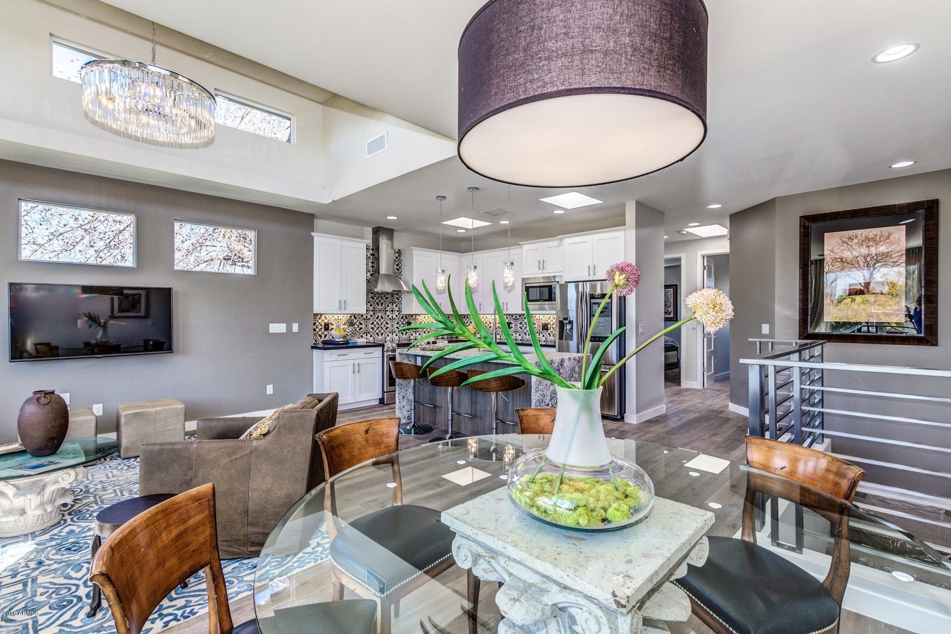 5TH STREET TOWNHOUSES - Residential Income