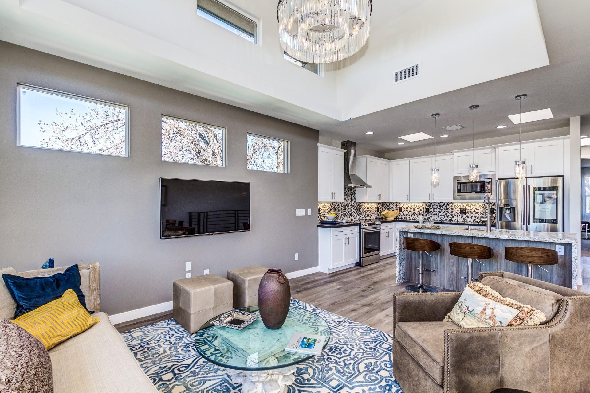 5TH STREET TOWNHOUSES - Residential Income
