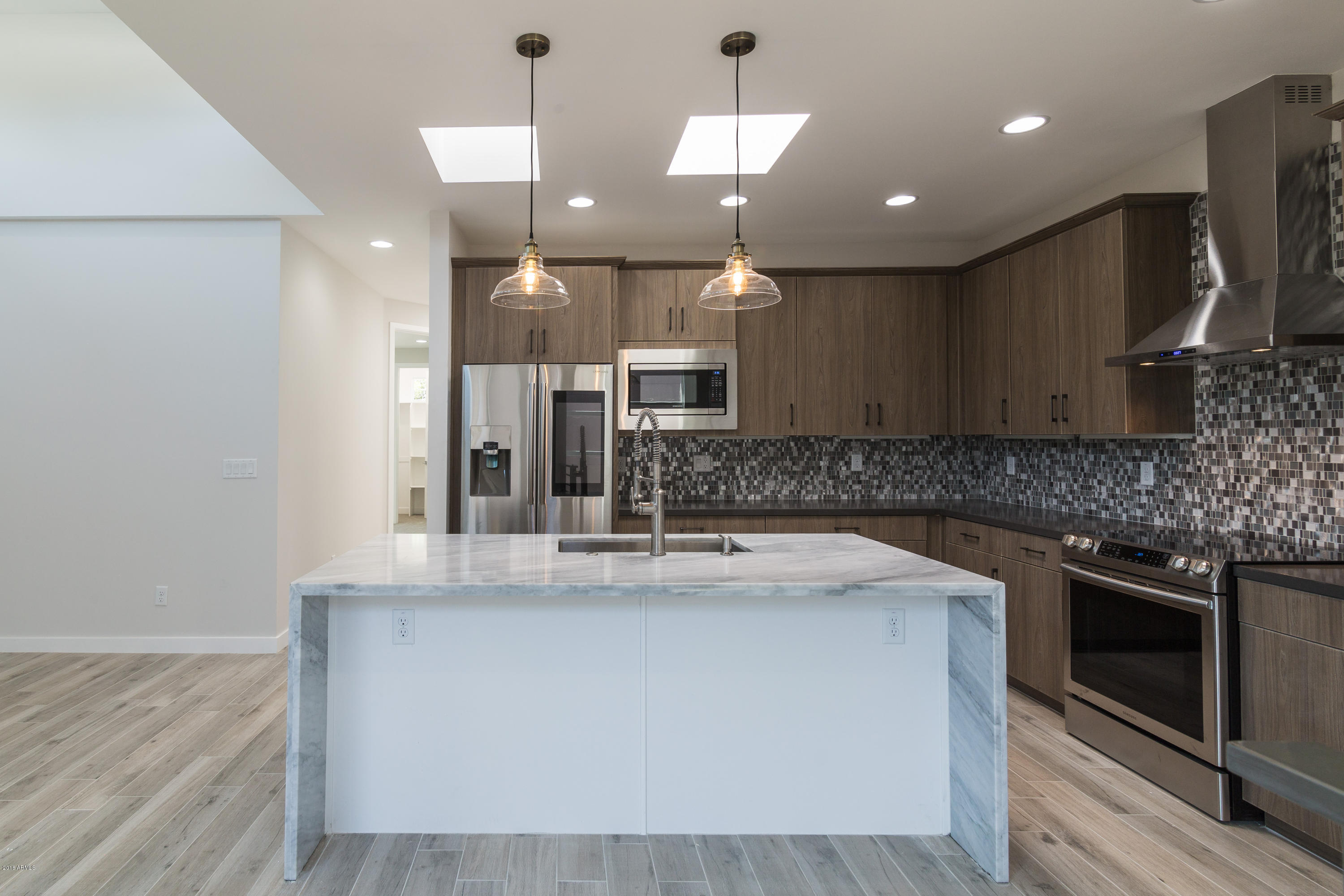 5TH STREET TOWNHOUSES - Residential Income
