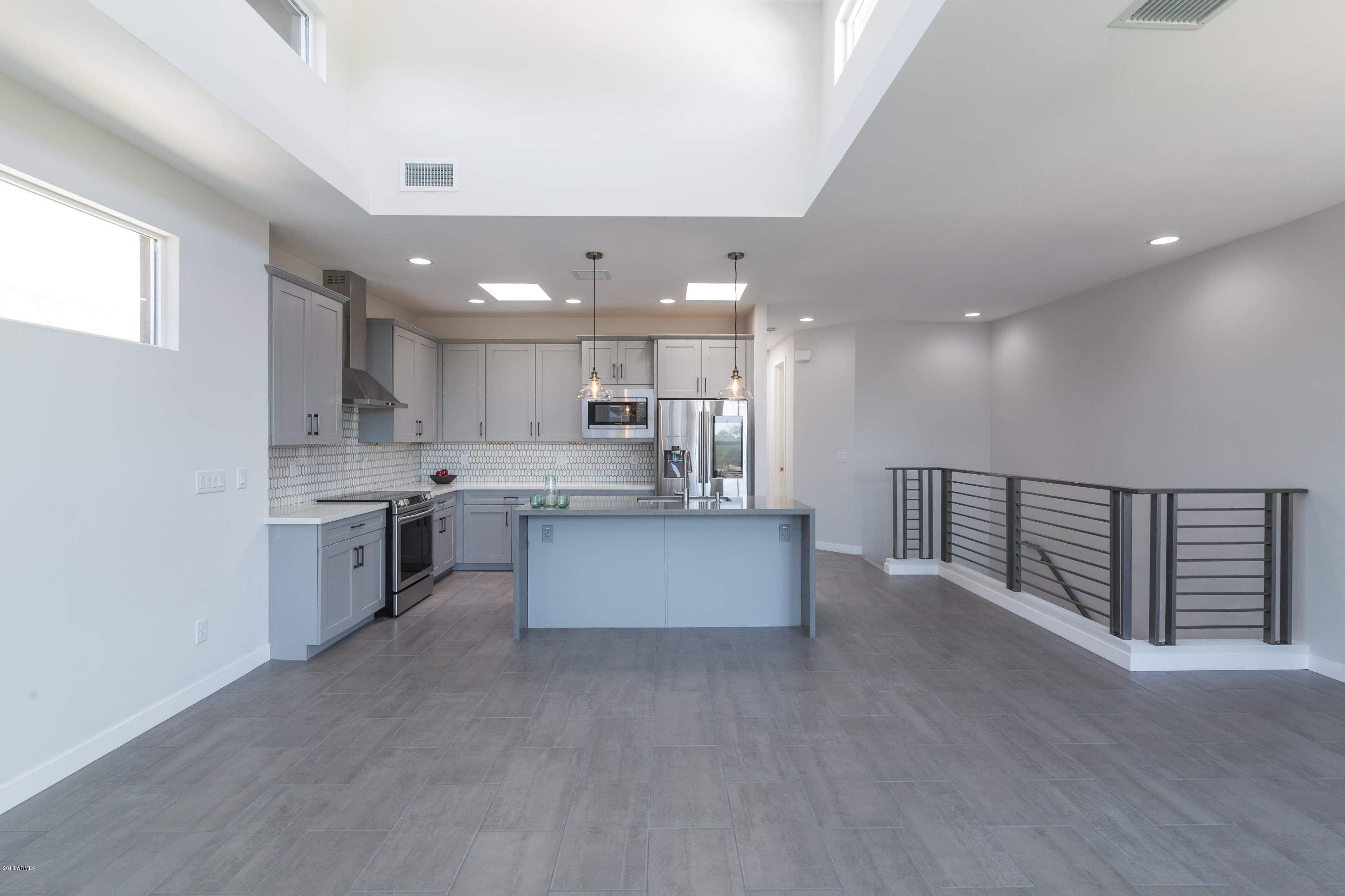 5TH STREET TOWNHOUSES - Residential Income