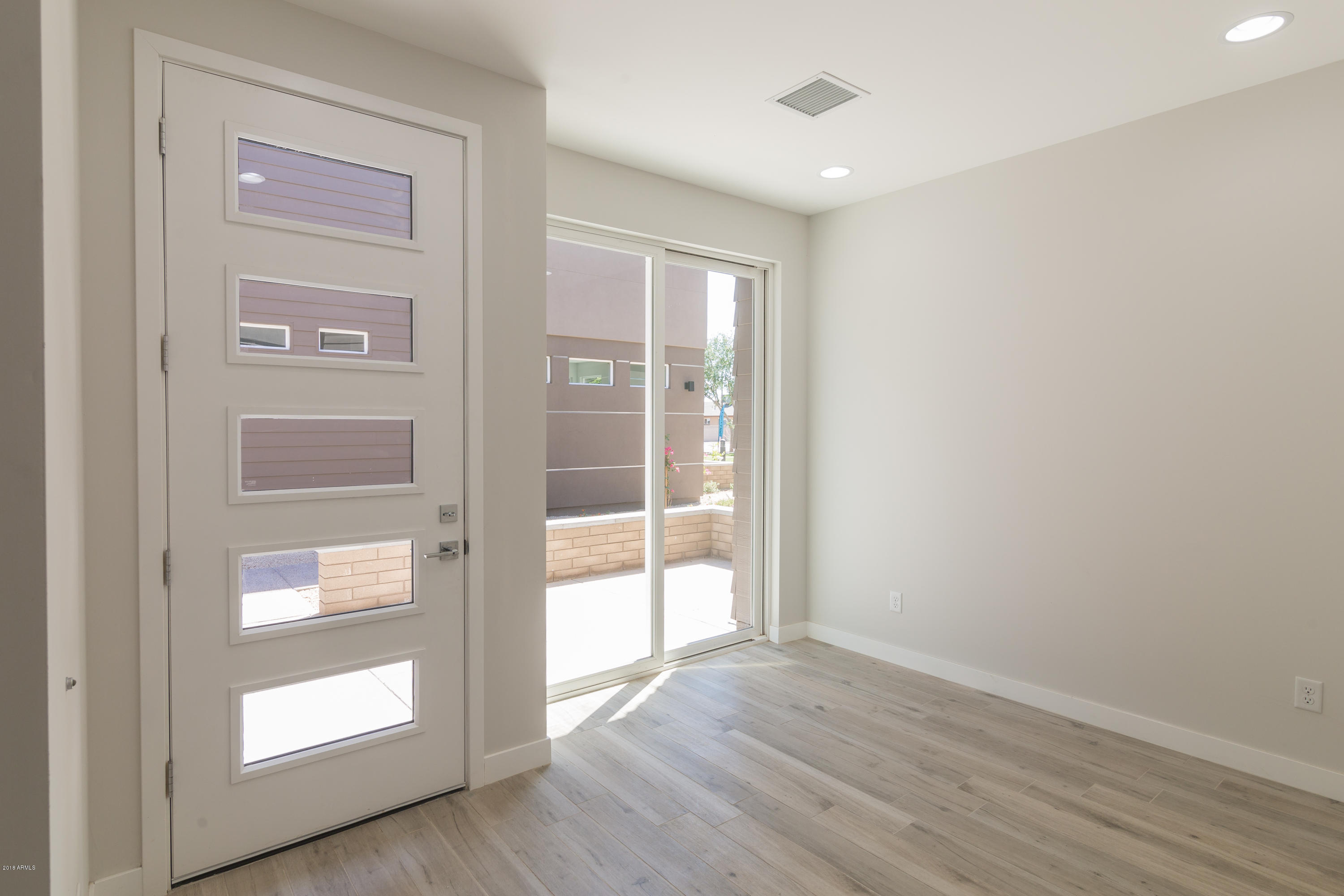 5TH STREET TOWNHOUSES - Residential Income