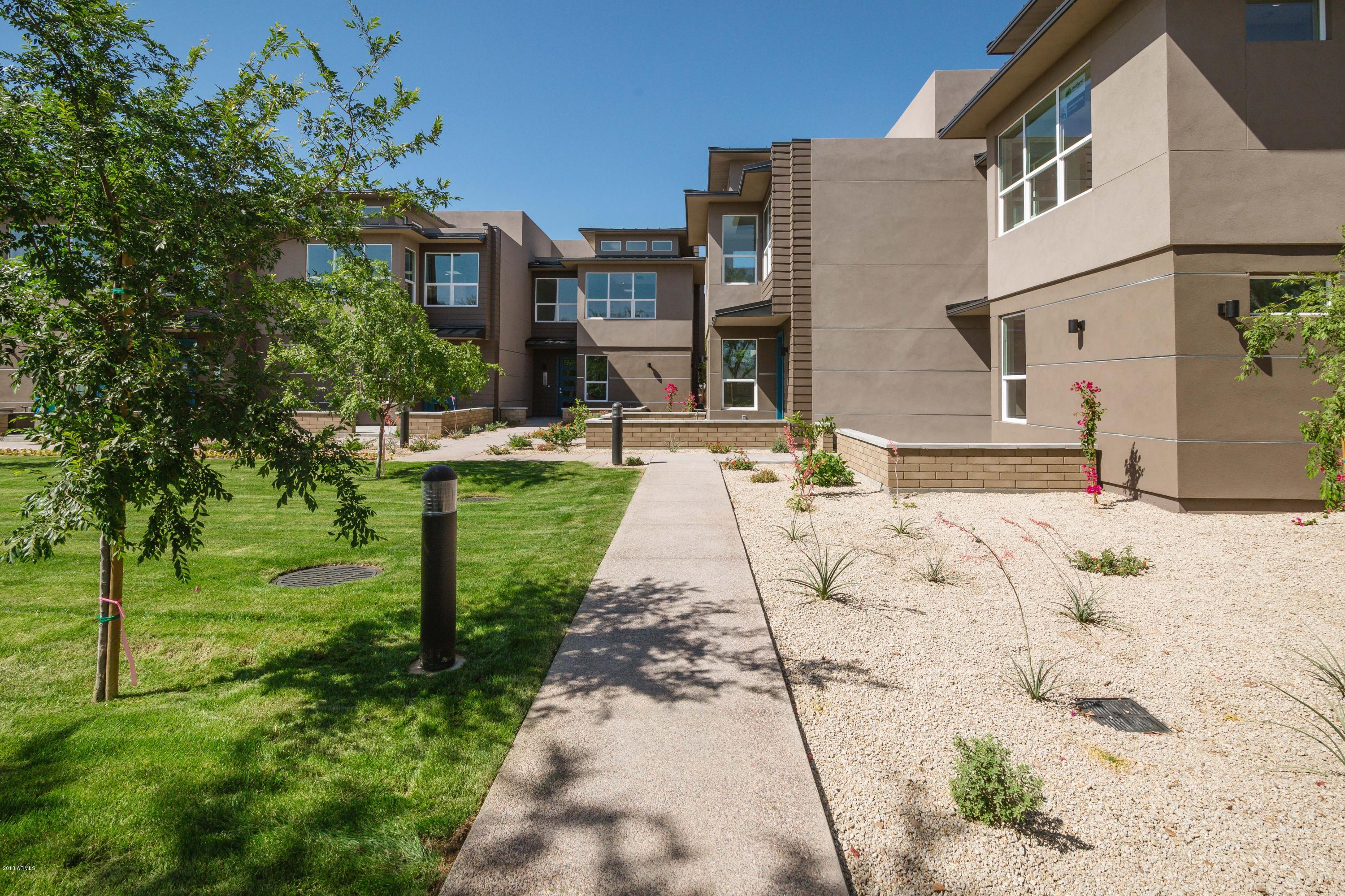 5TH STREET TOWNHOUSES - Residential Income