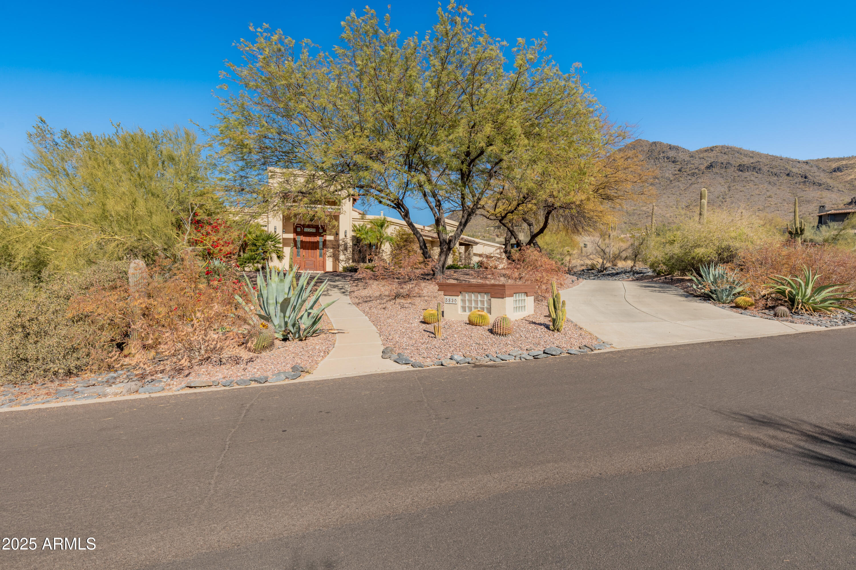 CAREFREE SENTINEL ROCK ESTATES 2 LOT 63-133 - Residential