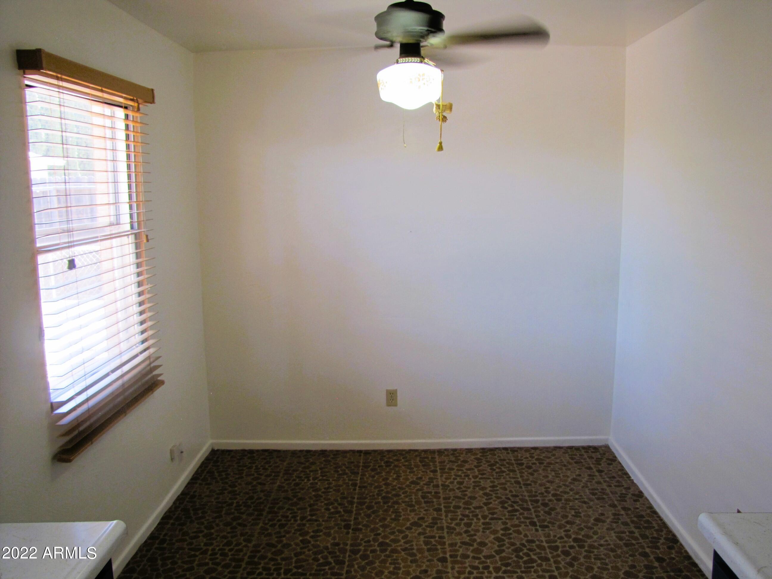KINGS MANOR - Residential Lease