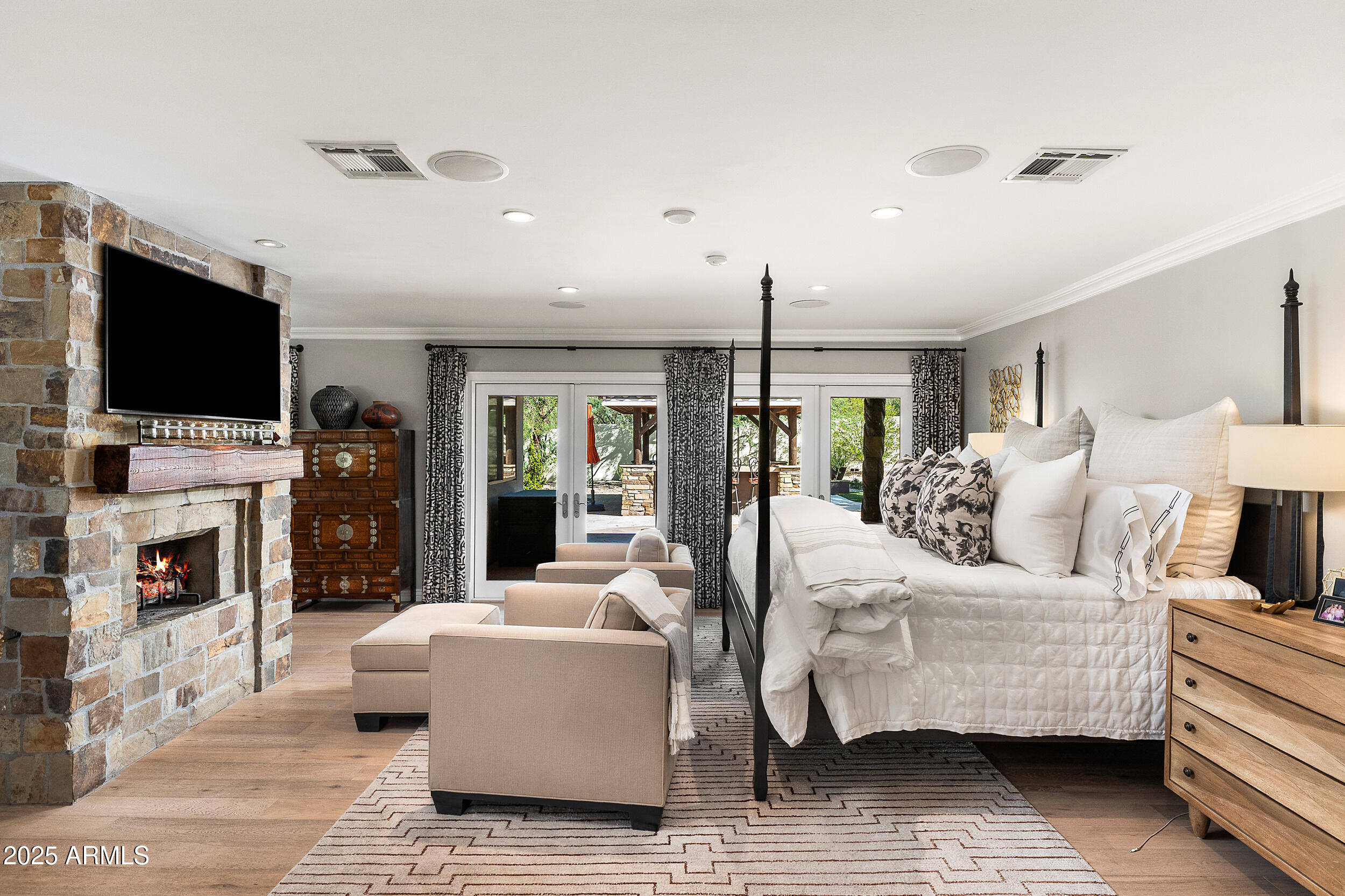 MIRADA LOS ARCOS PHASE 1 - Residential
