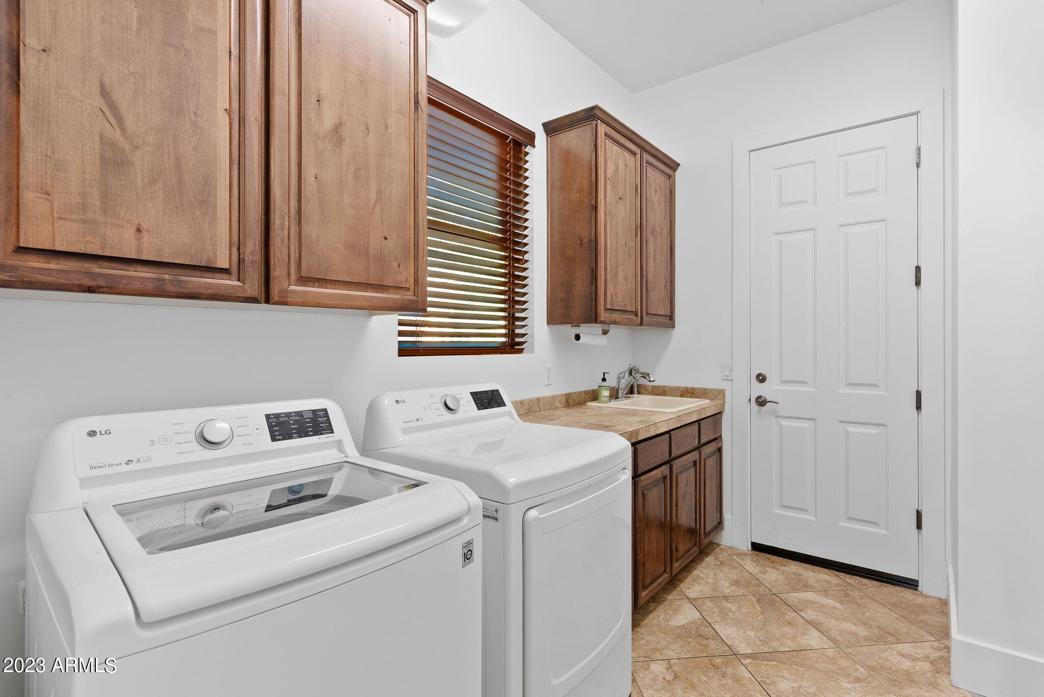 WINDGATE RANCH PHASE 1 PLAT A - Residential Lease
