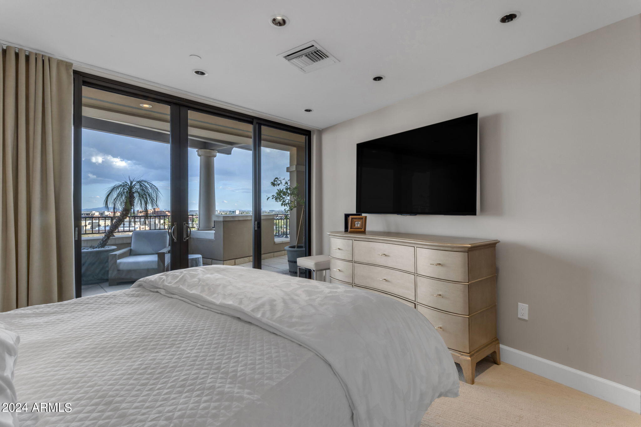 SCOTTSDALE WATERFRONT RESIDENCES CONDOMINIUM - Residential
