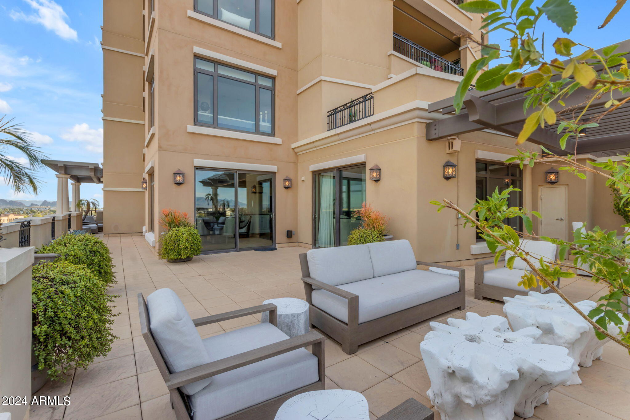 SCOTTSDALE WATERFRONT RESIDENCES CONDOMINIUM - Residential