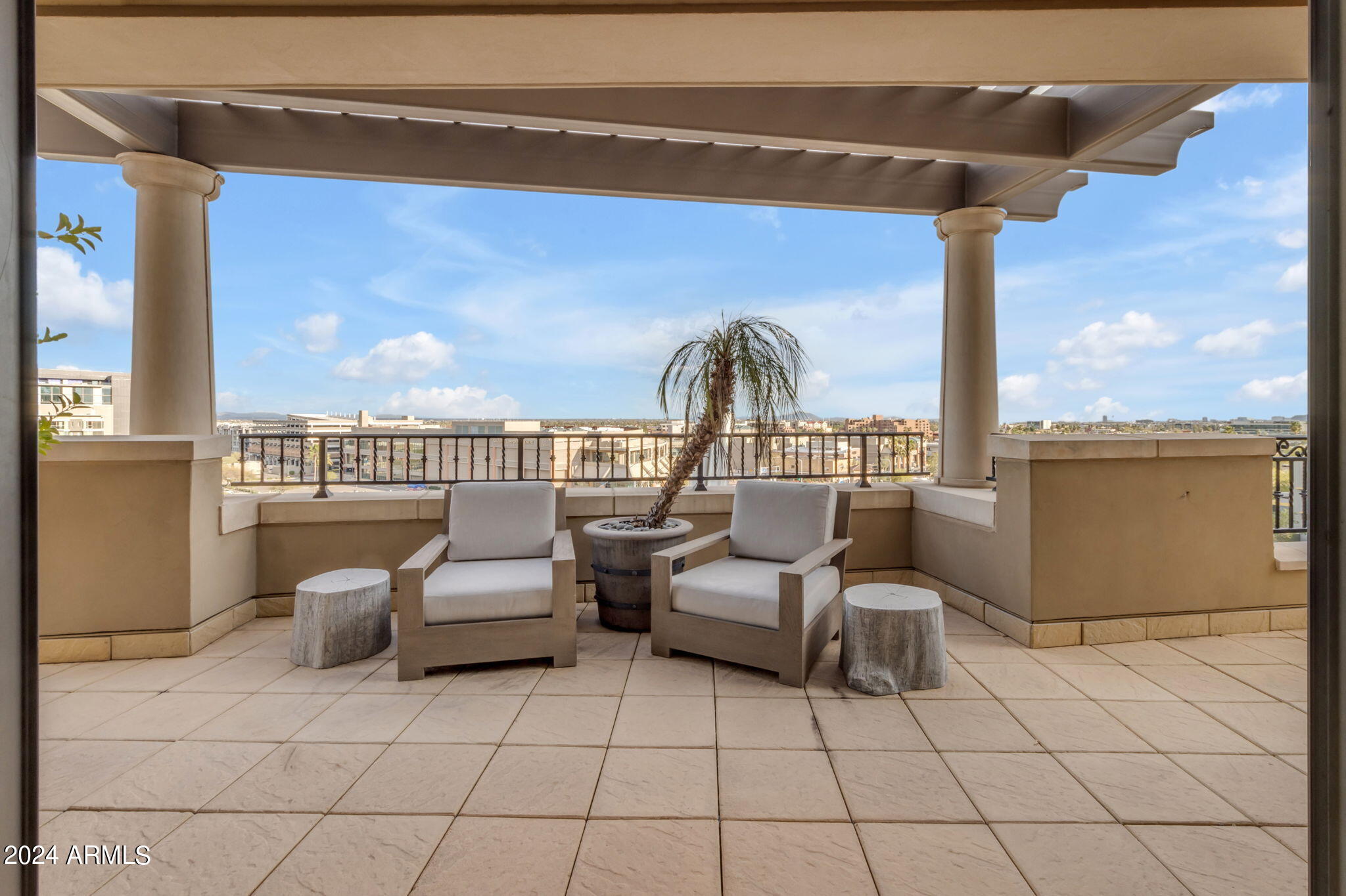 SCOTTSDALE WATERFRONT RESIDENCES CONDOMINIUM - Residential