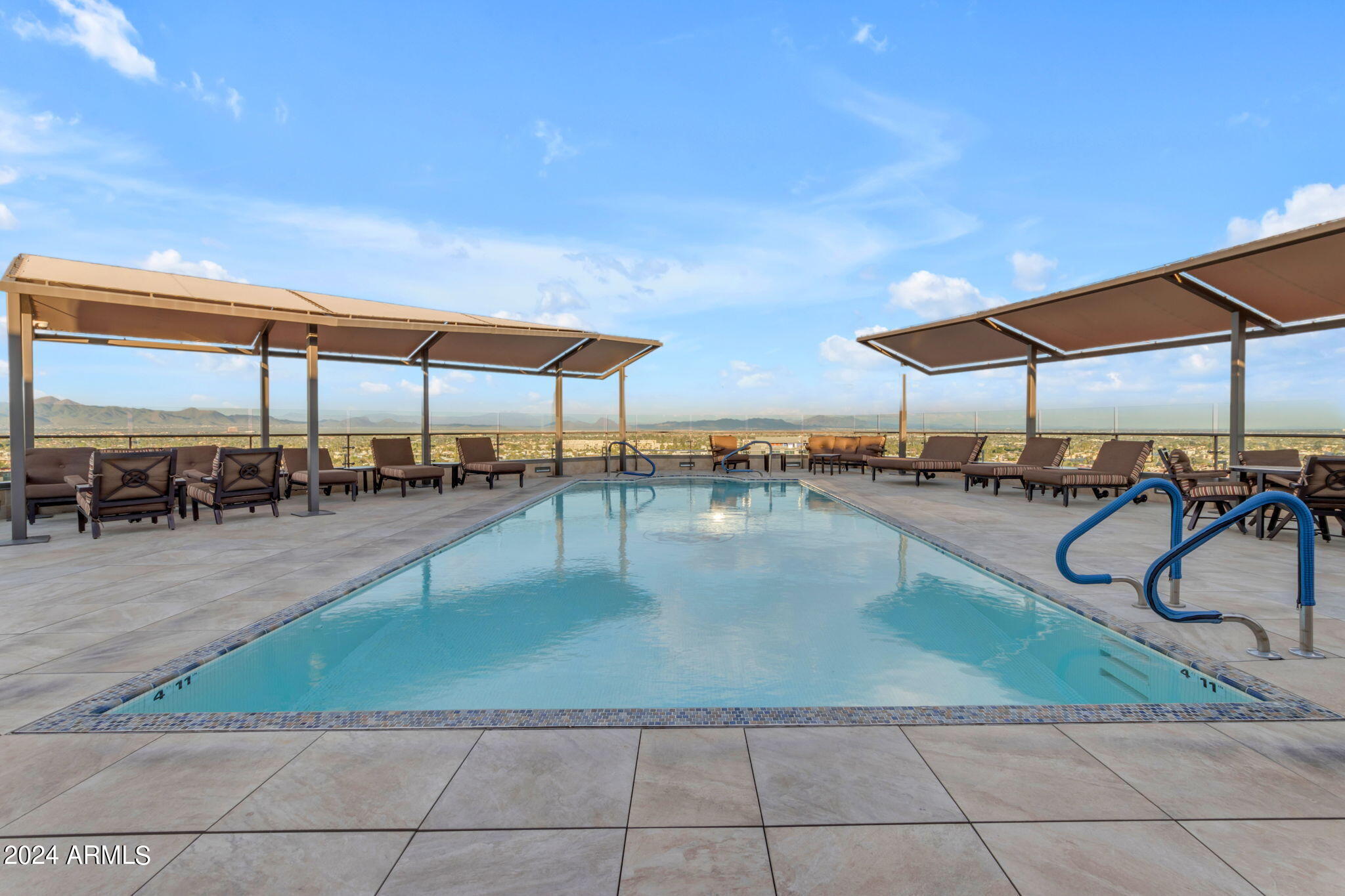 SCOTTSDALE WATERFRONT RESIDENCES CONDOMINIUM - Residential