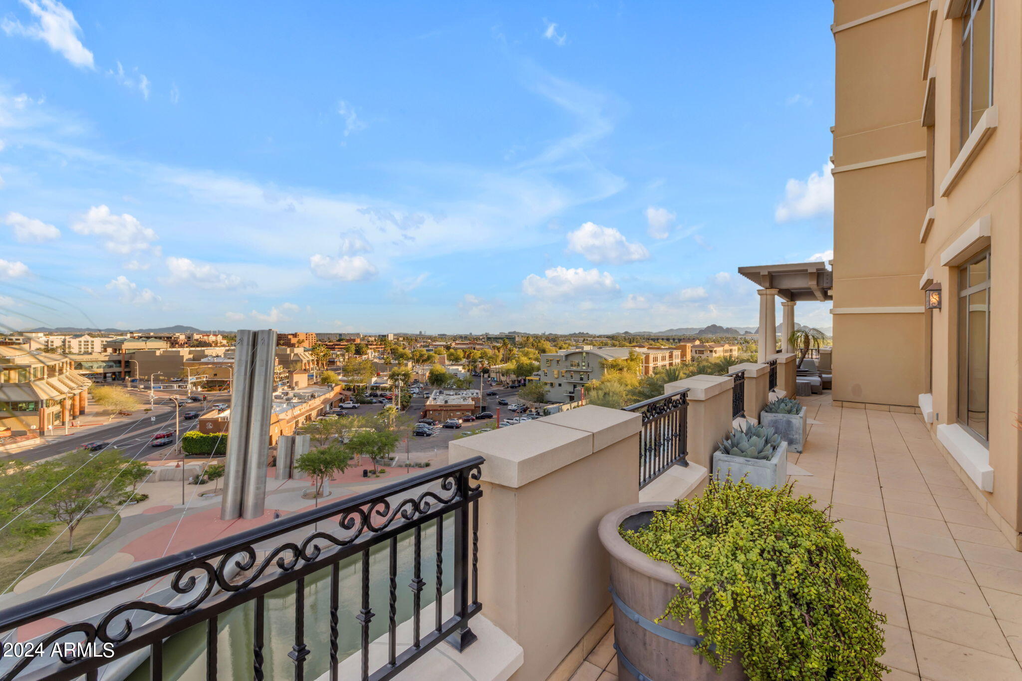 SCOTTSDALE WATERFRONT RESIDENCES CONDOMINIUM - Residential