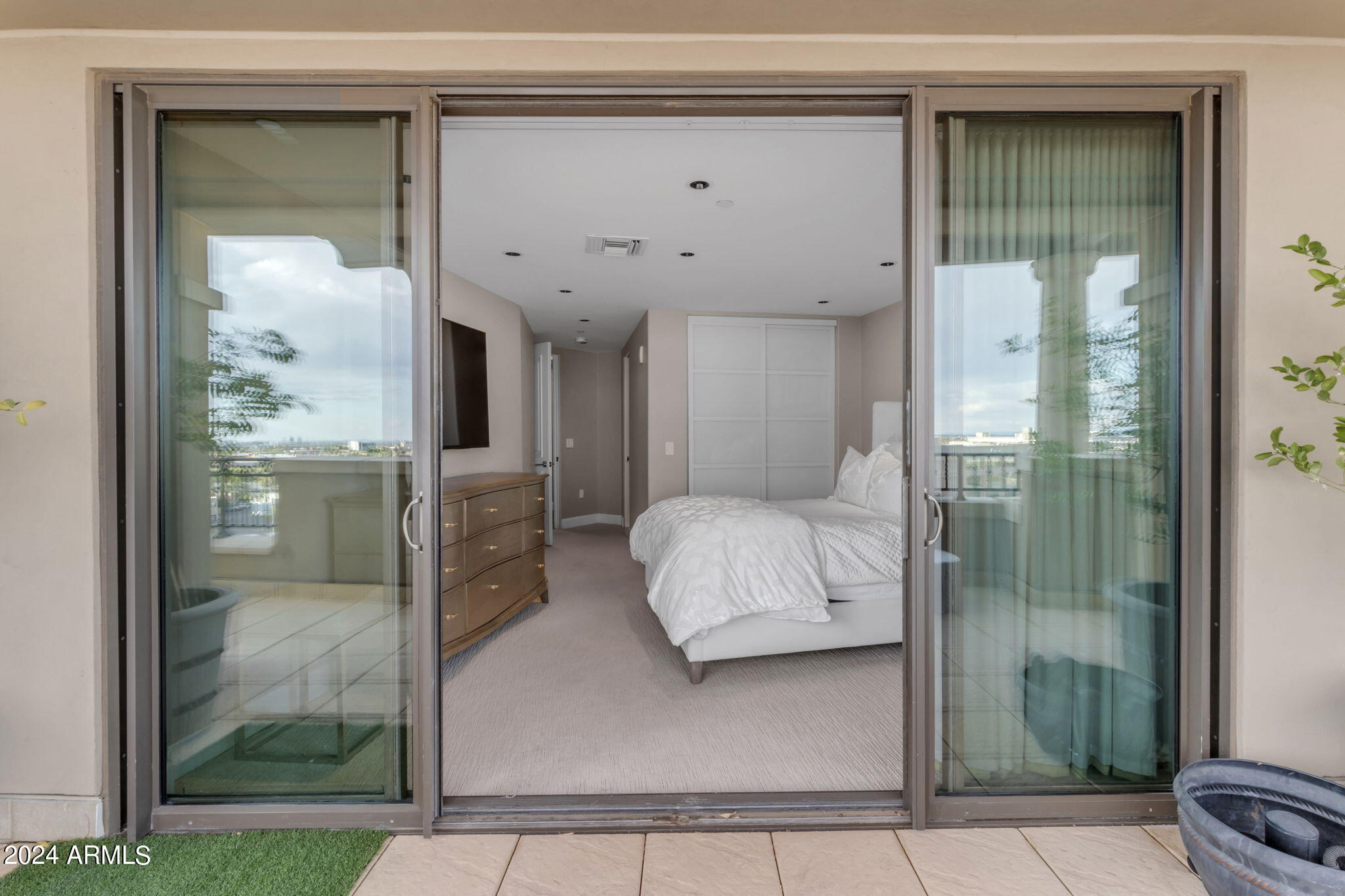 SCOTTSDALE WATERFRONT RESIDENCES CONDOMINIUM - Residential
