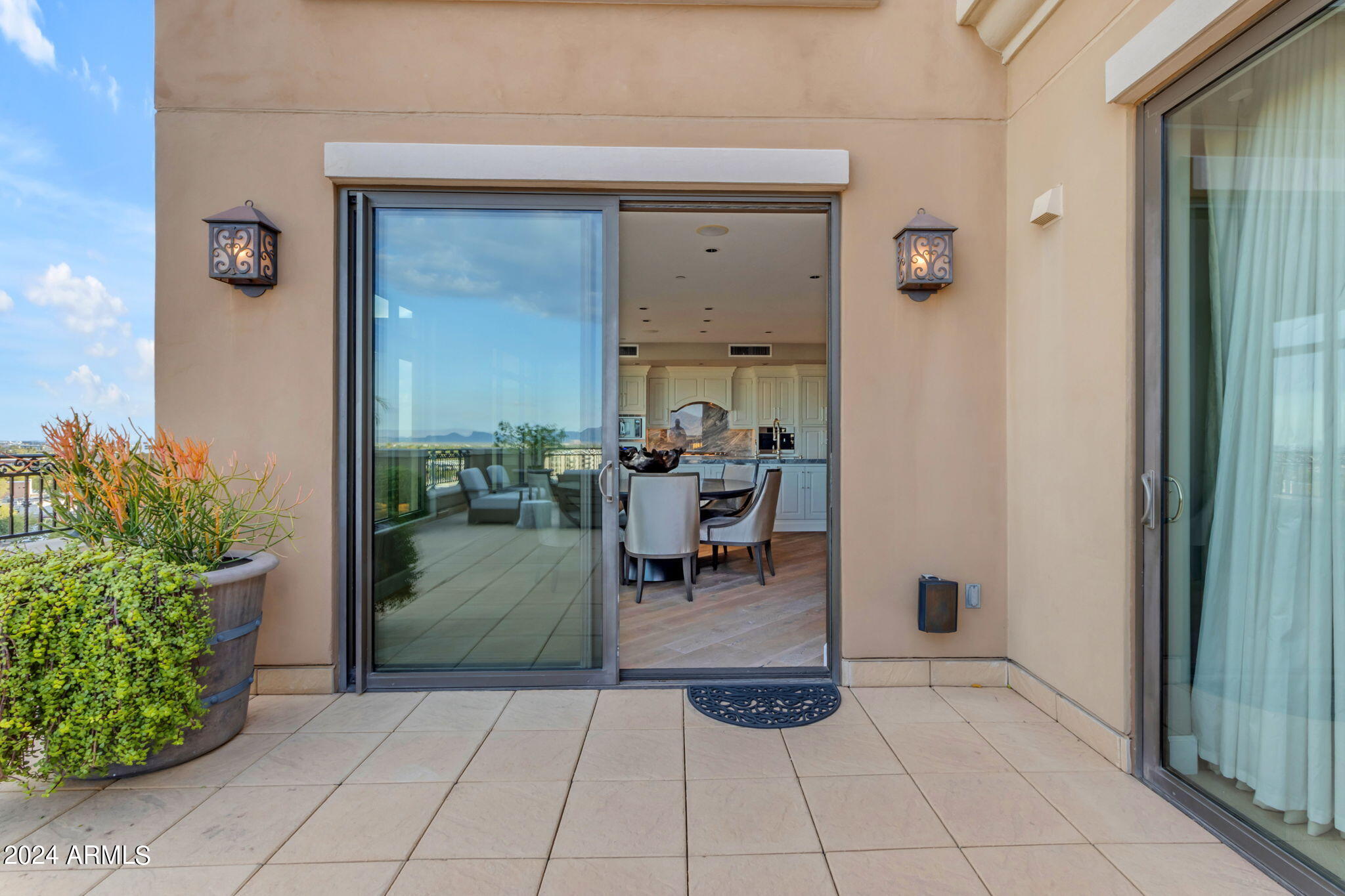 SCOTTSDALE WATERFRONT RESIDENCES CONDOMINIUM - Residential
