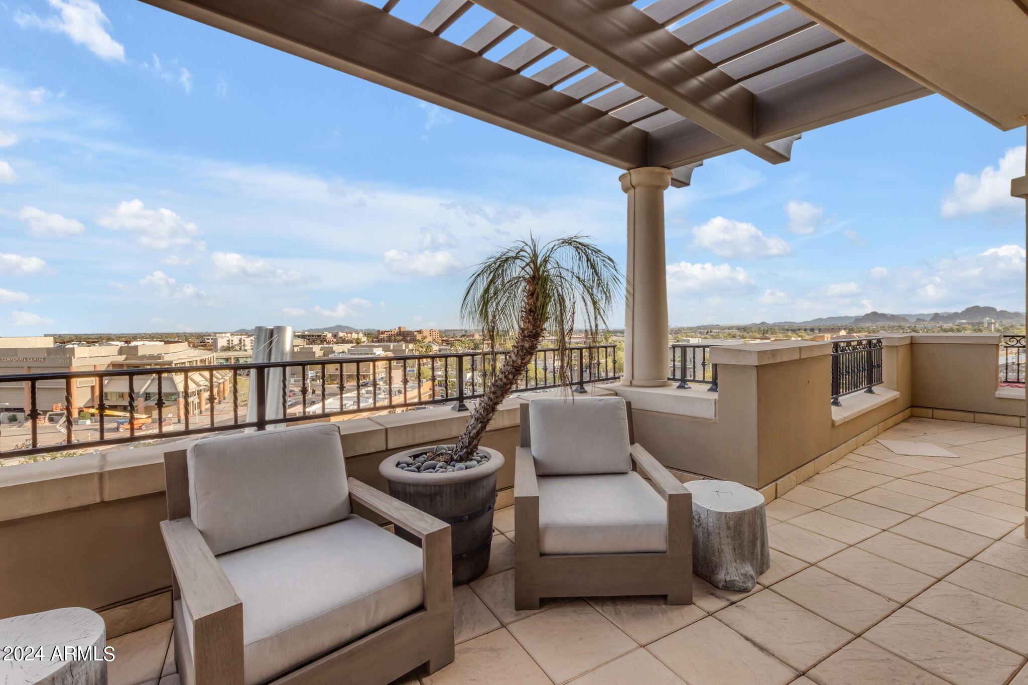 SCOTTSDALE WATERFRONT RESIDENCES CONDOMINIUM - Residential