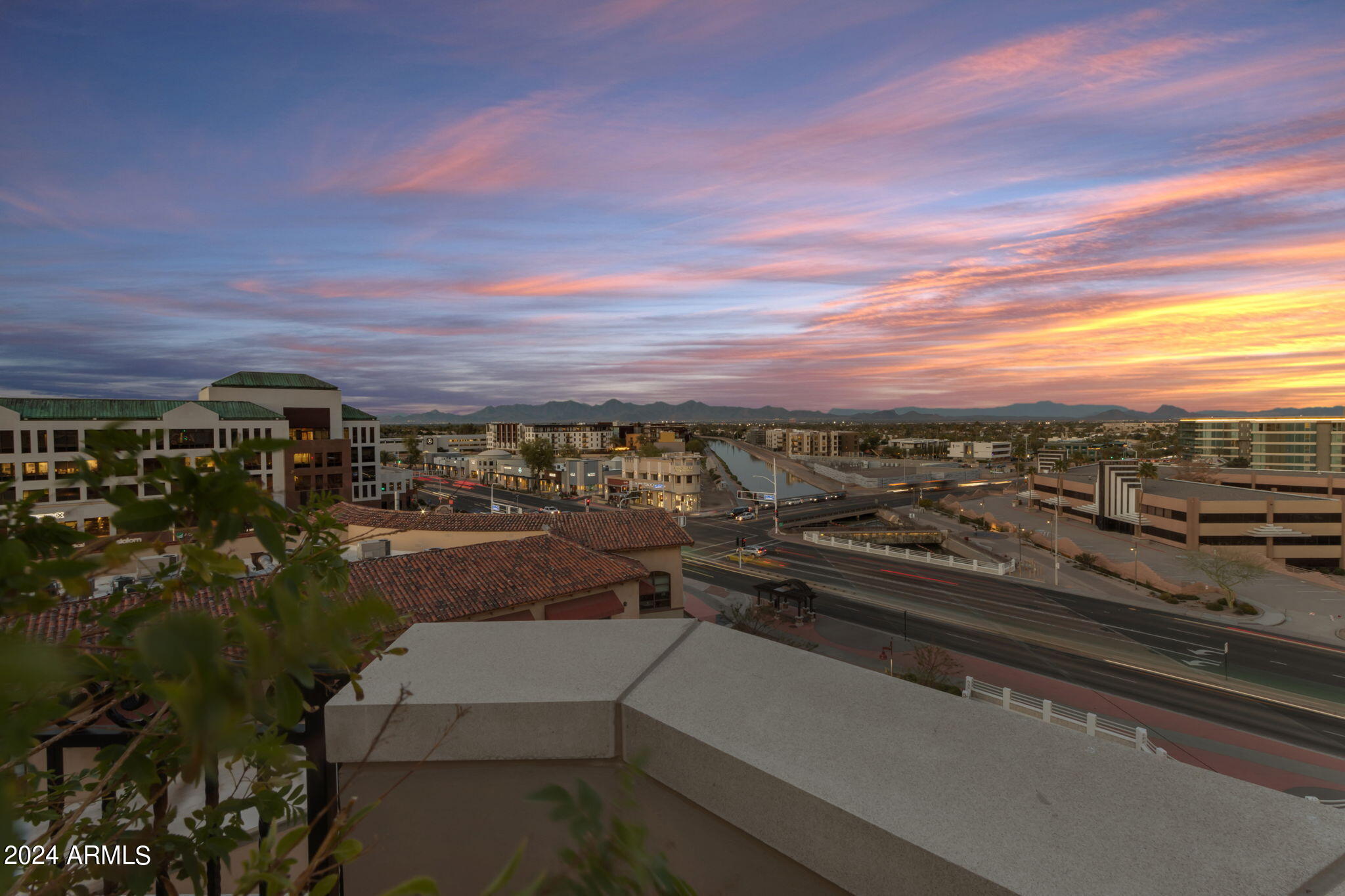 SCOTTSDALE WATERFRONT RESIDENCES CONDOMINIUM - Residential