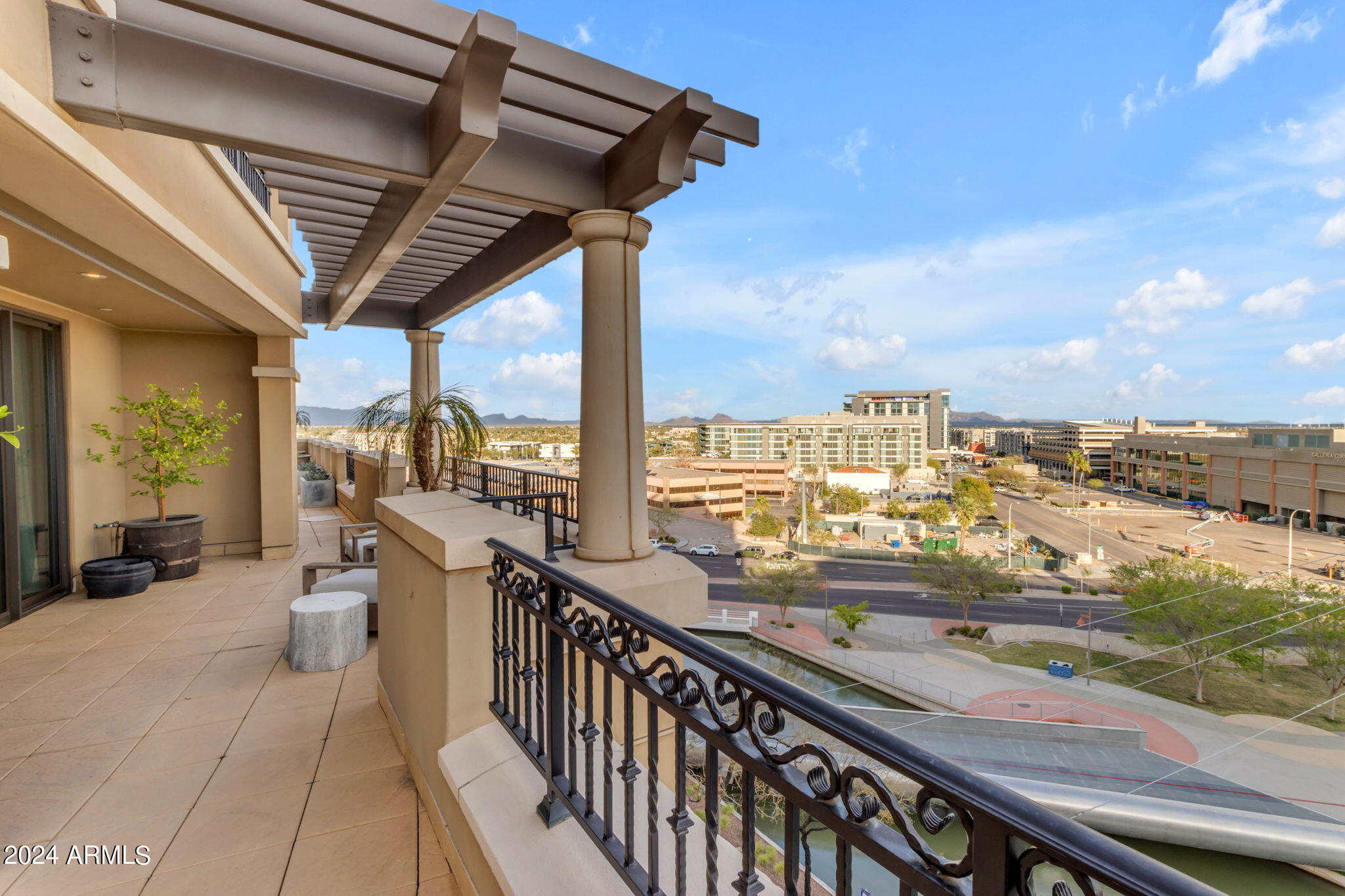 SCOTTSDALE WATERFRONT RESIDENCES CONDOMINIUM - Residential