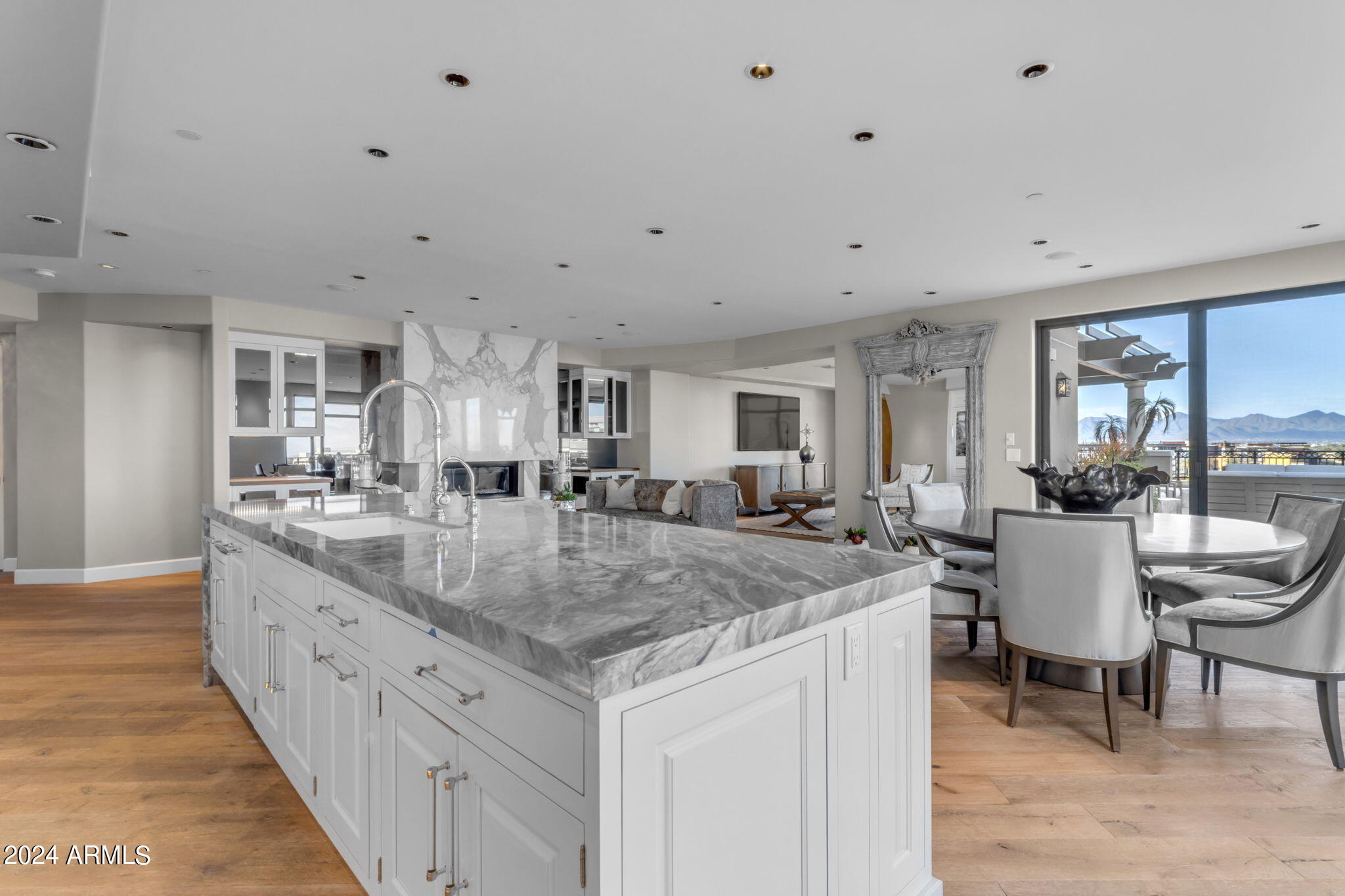 SCOTTSDALE WATERFRONT RESIDENCES CONDOMINIUM - Residential