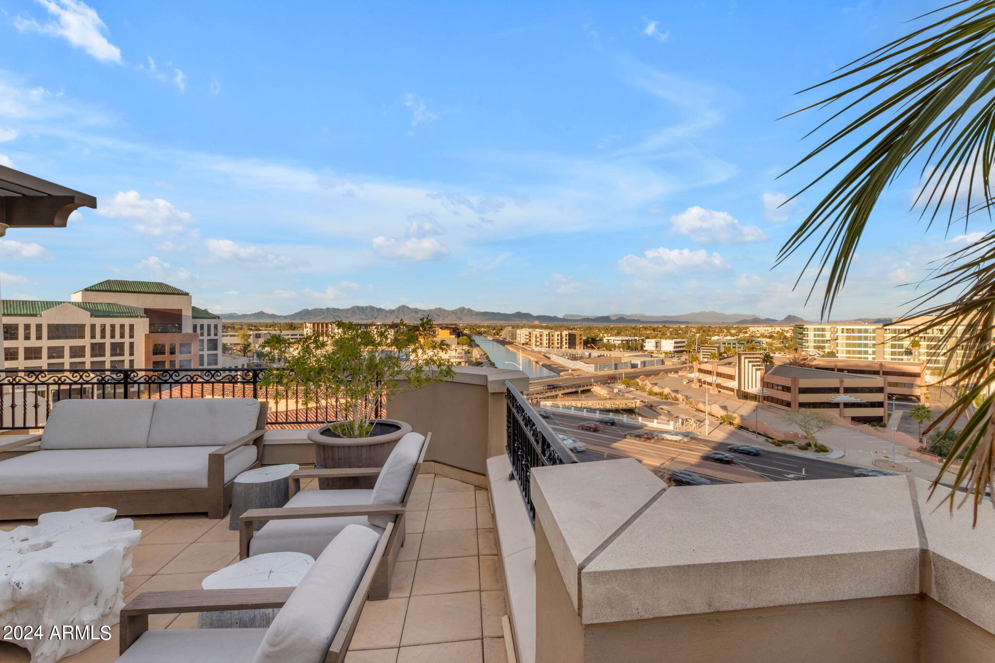 SCOTTSDALE WATERFRONT RESIDENCES CONDOMINIUM - Residential