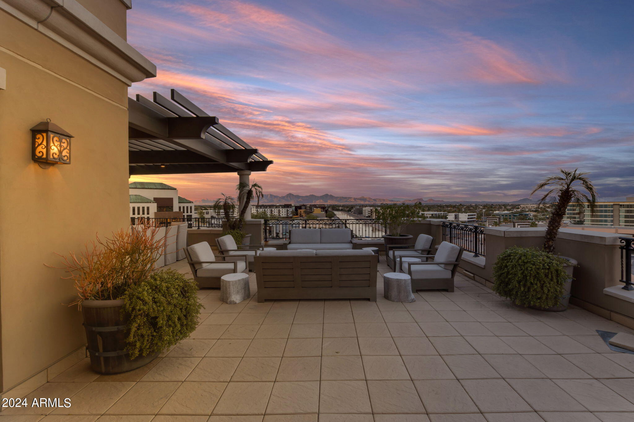 SCOTTSDALE WATERFRONT RESIDENCES CONDOMINIUM - Residential