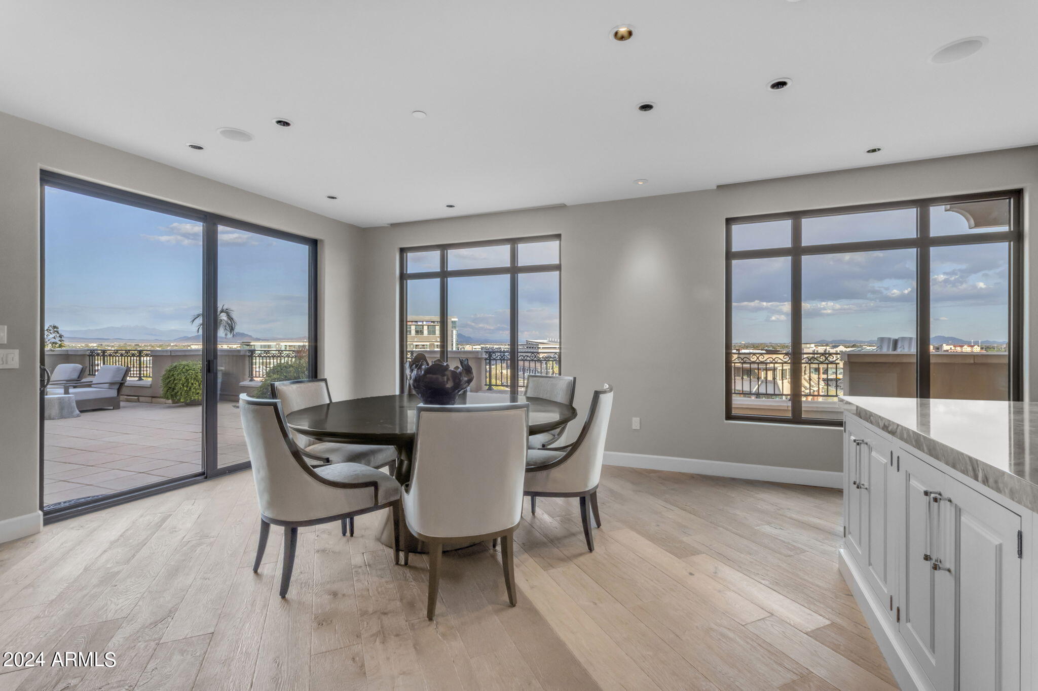 SCOTTSDALE WATERFRONT RESIDENCES CONDOMINIUM - Residential
