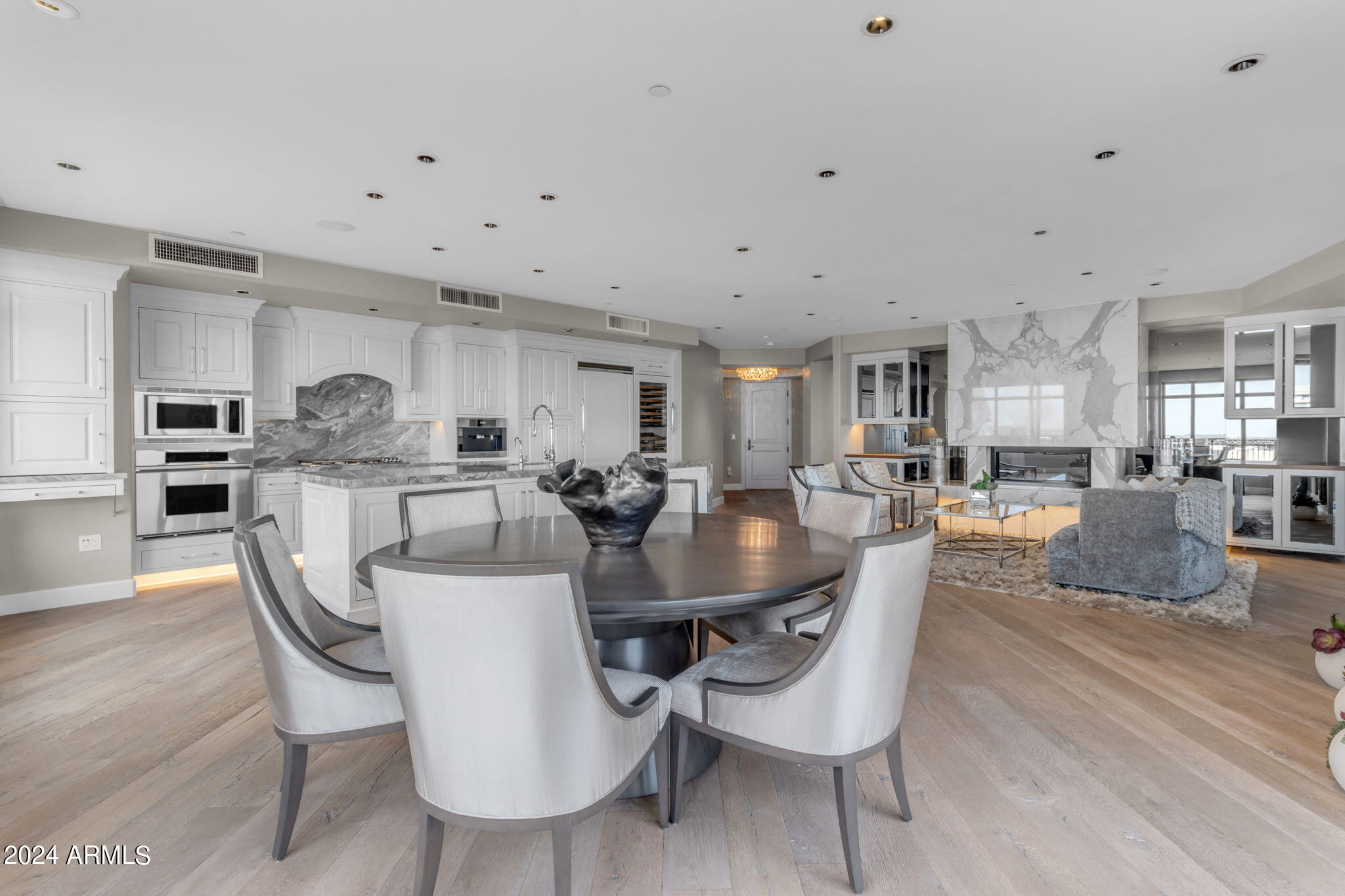 SCOTTSDALE WATERFRONT RESIDENCES CONDOMINIUM - Residential