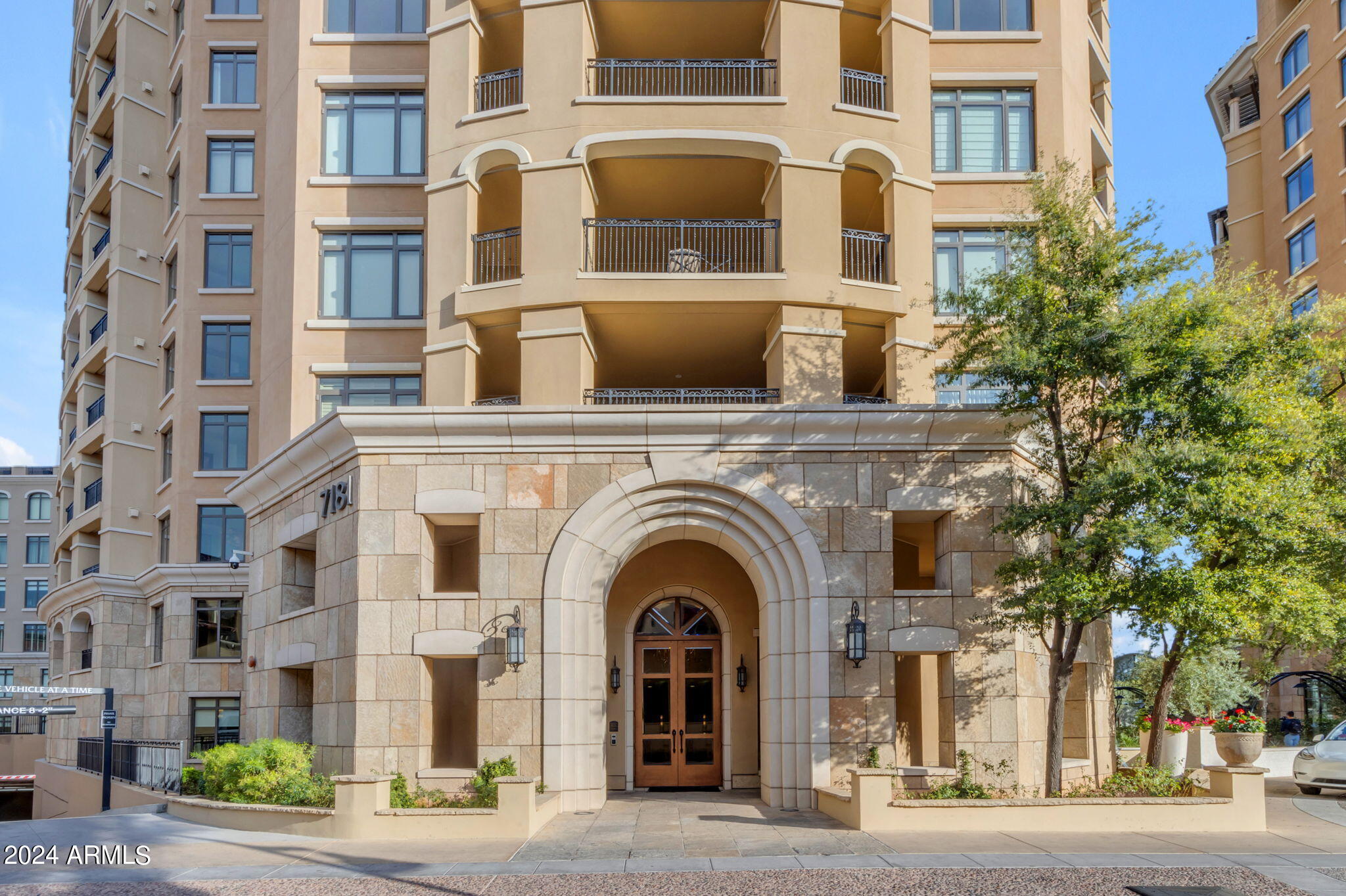 SCOTTSDALE WATERFRONT RESIDENCES CONDOMINIUM - Residential